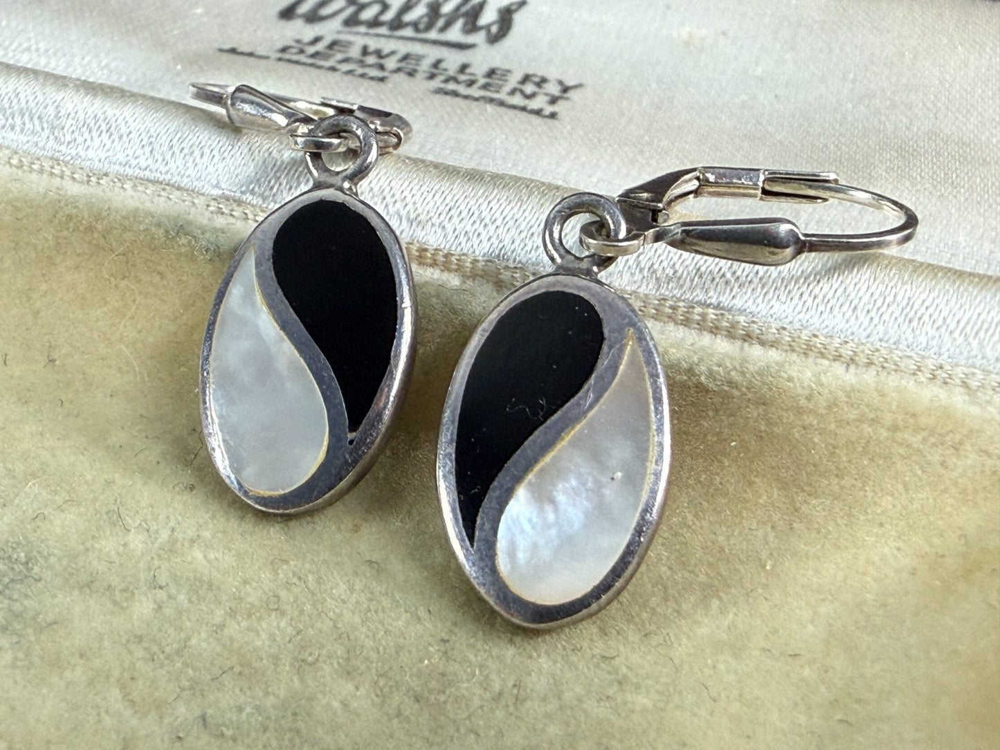 Sterling Silver 925 Black Onyx Mother of Pearl Yin Yang Drop Earrings Leverback