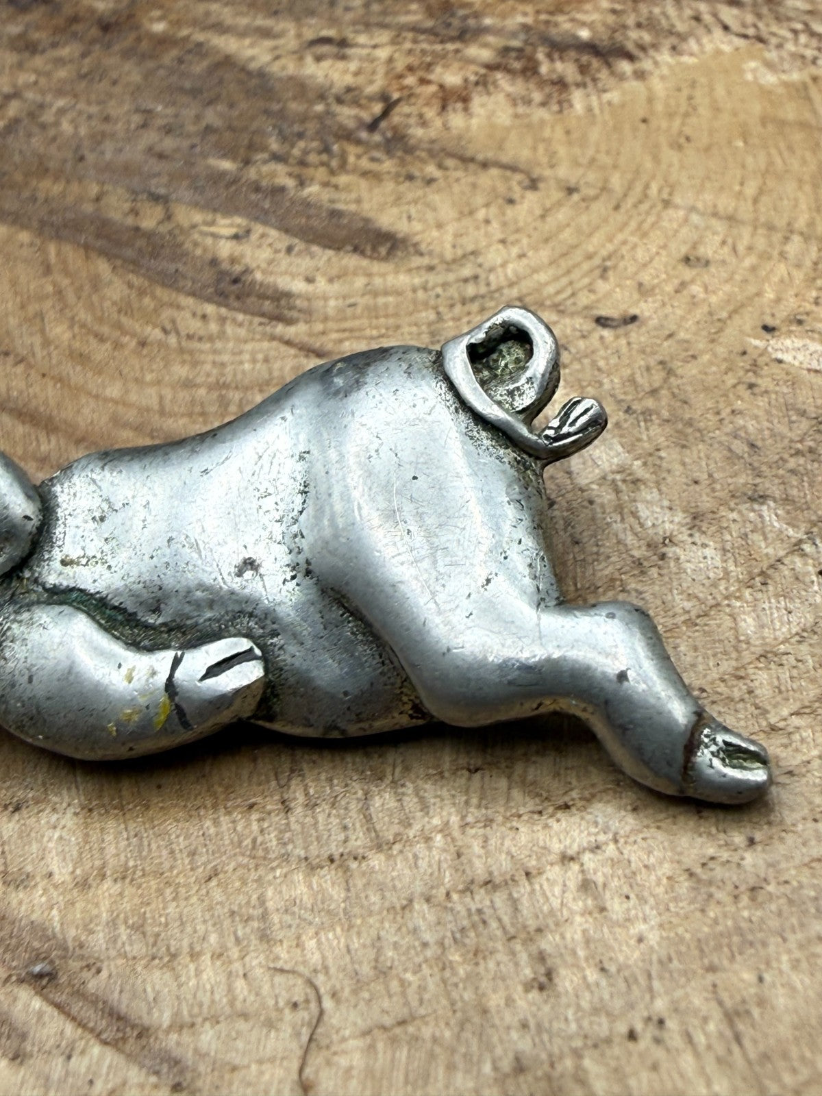 Vintage A.E. Williams Pewter Pig Brooch Pin Signed Piglet Sleeping Farmyard