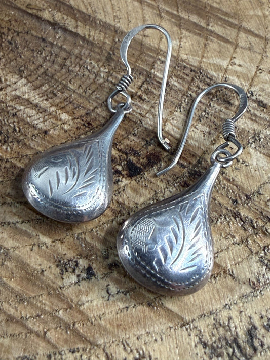 Vintage Sterling Silver 925 Puffed Teardrop Drop Earrings Engraved Foliate