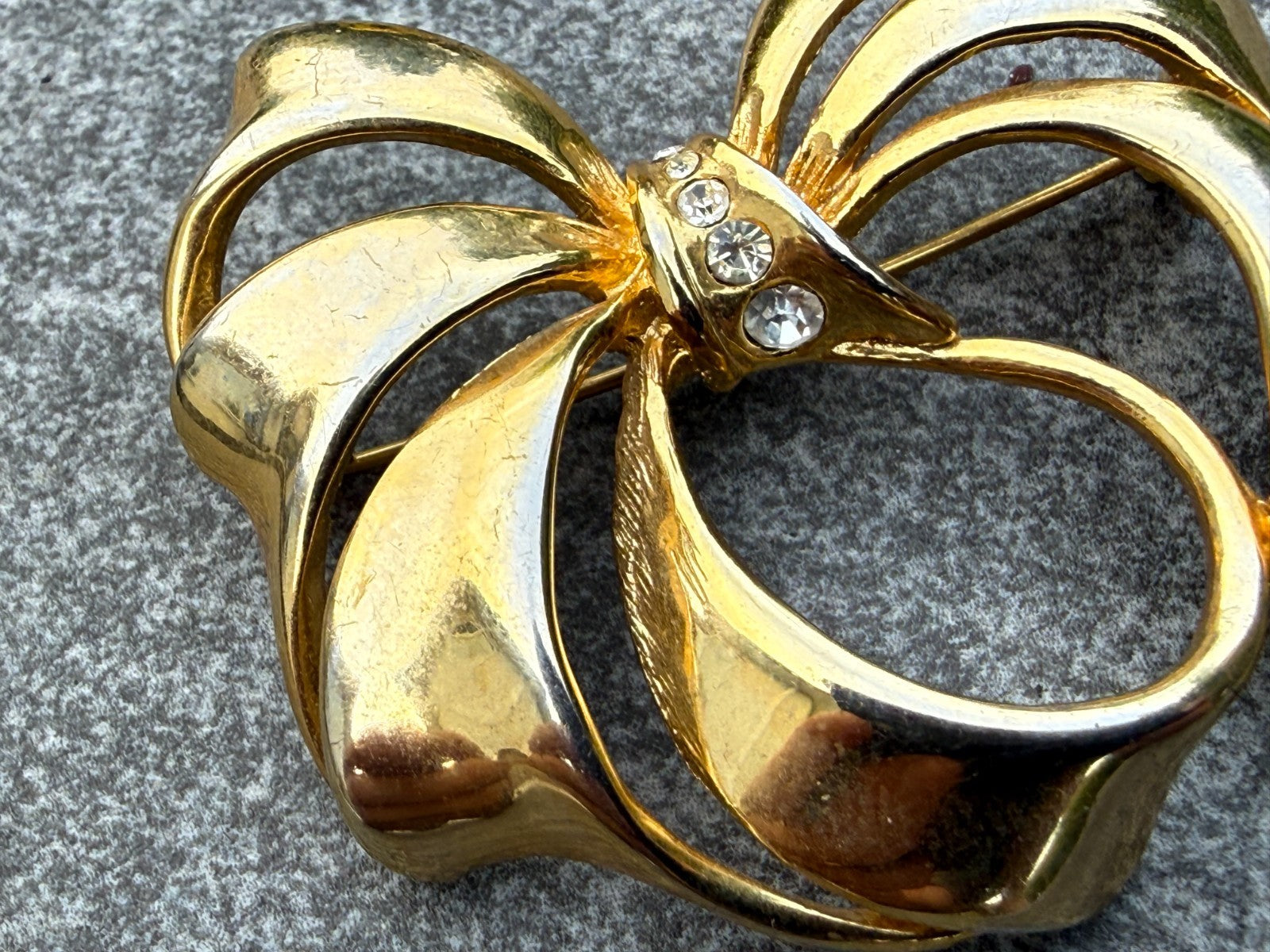 Vintage Bow Brooch Gold Tone Pin Ribbon Rhinestone Sparkly Shiny 20th Century