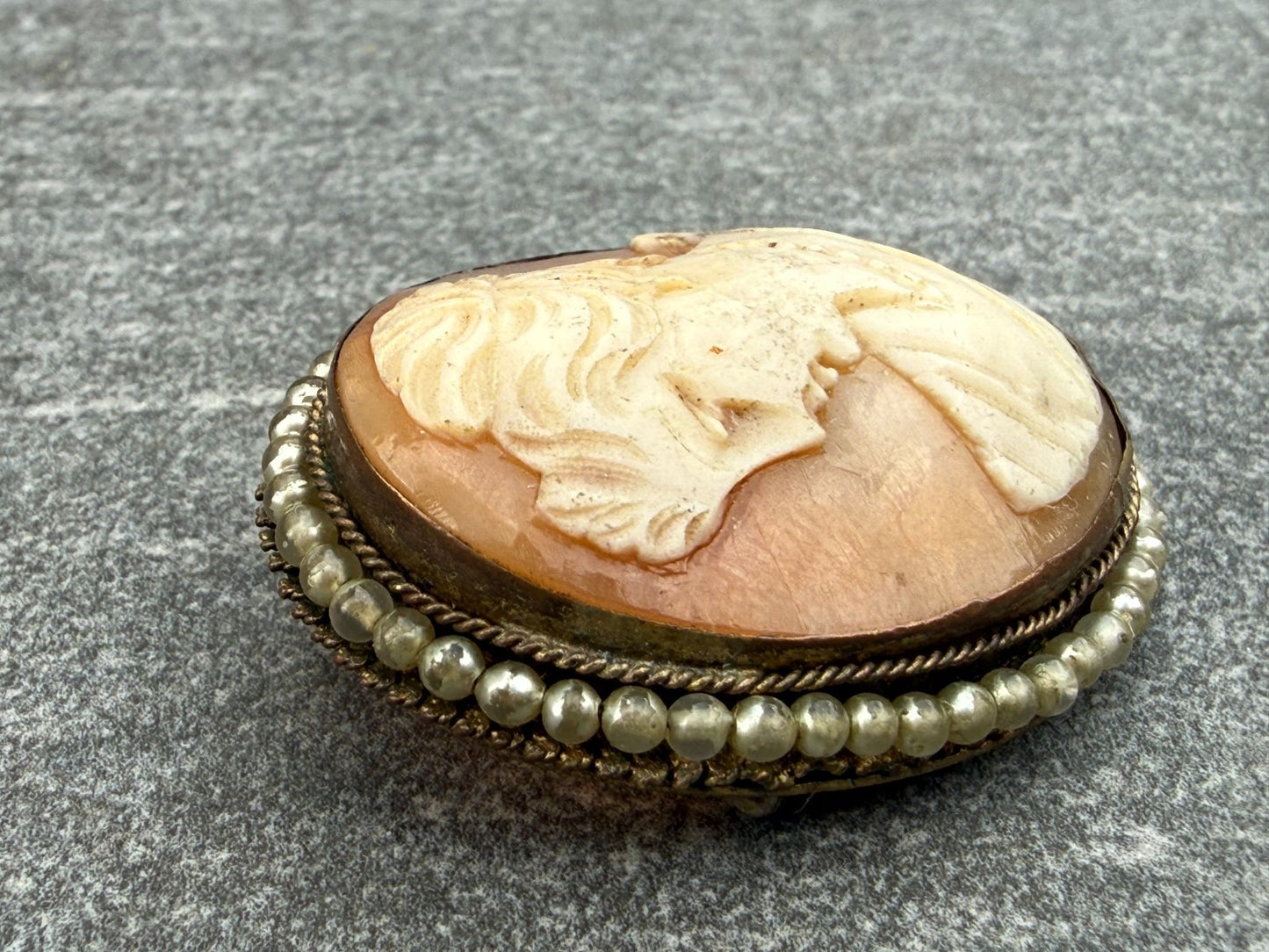 Vintage Gold Tone Shell Cameo Brooch Pin Lady Portrait Faux Seed Pearl Trim