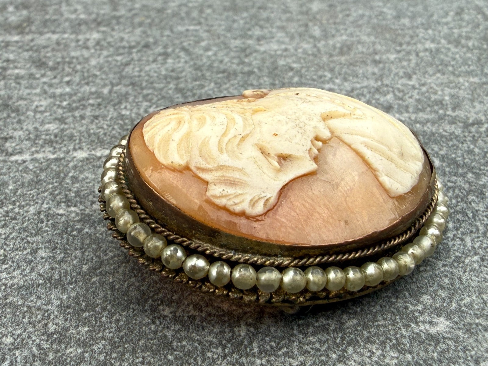 Vintage Gold Tone Shell Cameo Brooch Pin Lady Portrait Faux Seed Pearl Trim