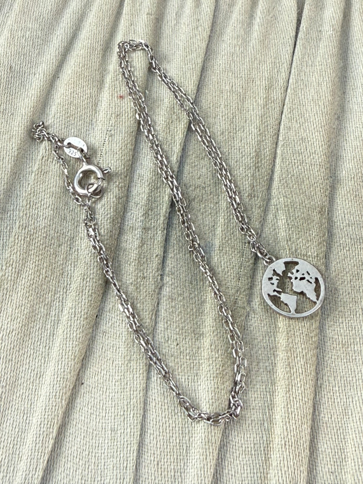 Sterling Silver 925 Globe World Map Pendant Necklace Cable Chain 46cm