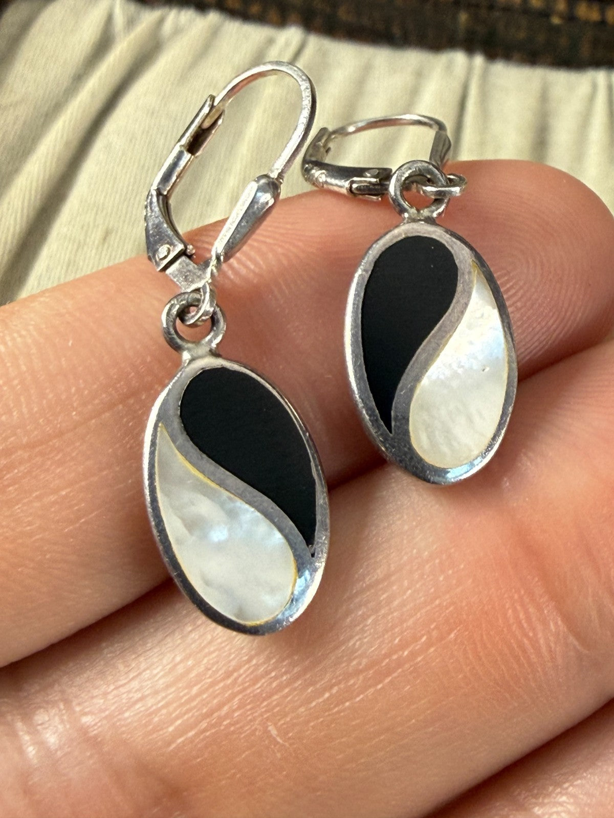 Sterling Silver 925 Black Onyx Mother of Pearl Yin Yang Drop Earrings Leverback