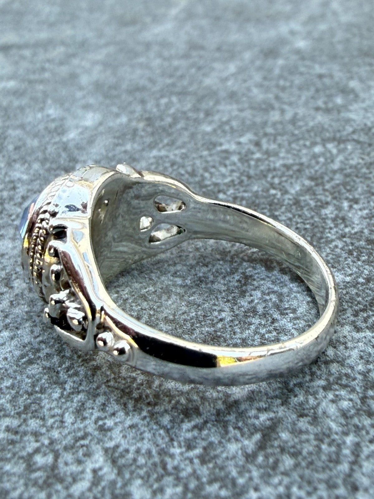 Sparkly Pale Blue Ring Silver Tone Glass Paste Cocktail Statement Size S