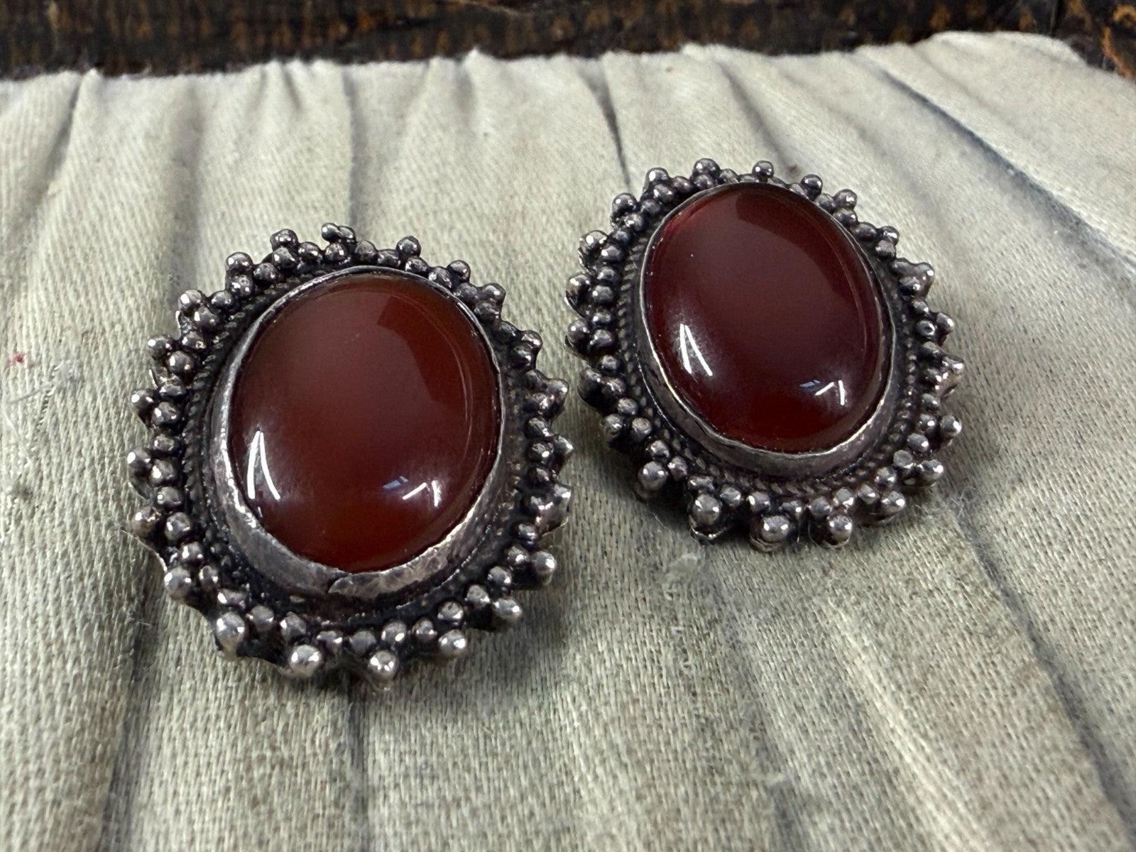 Vintage Sterling Silver 925 Carnelian Cabochon Clip On Earrings Granulated