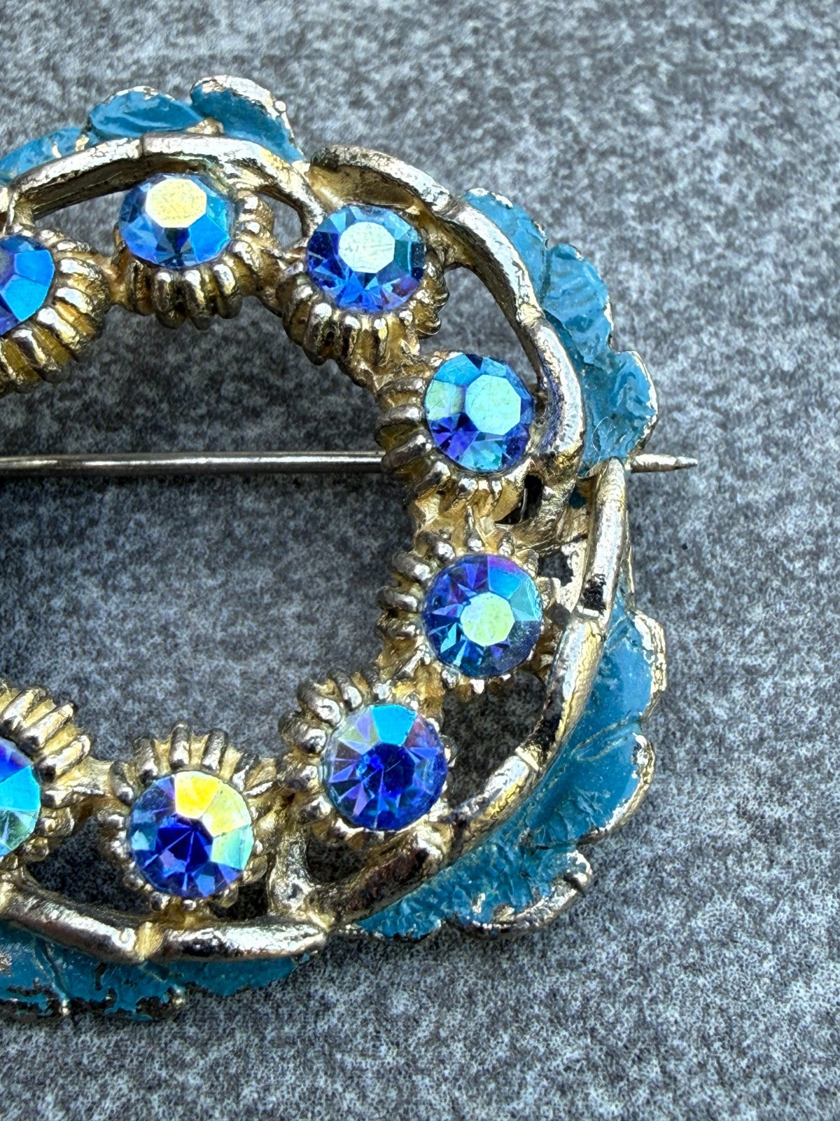 Vintage Wreath Brooch Silver Tone Blue Aurora Borealis Rhinestone Sparkly Pin
