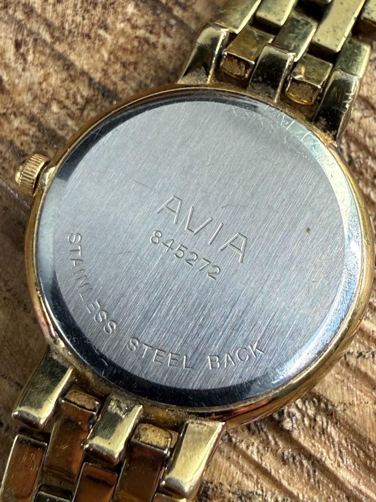 Vintage Avia Ladies Quartz Watch Gold Tone White Roman Numeral Dial Swiss Ebauch