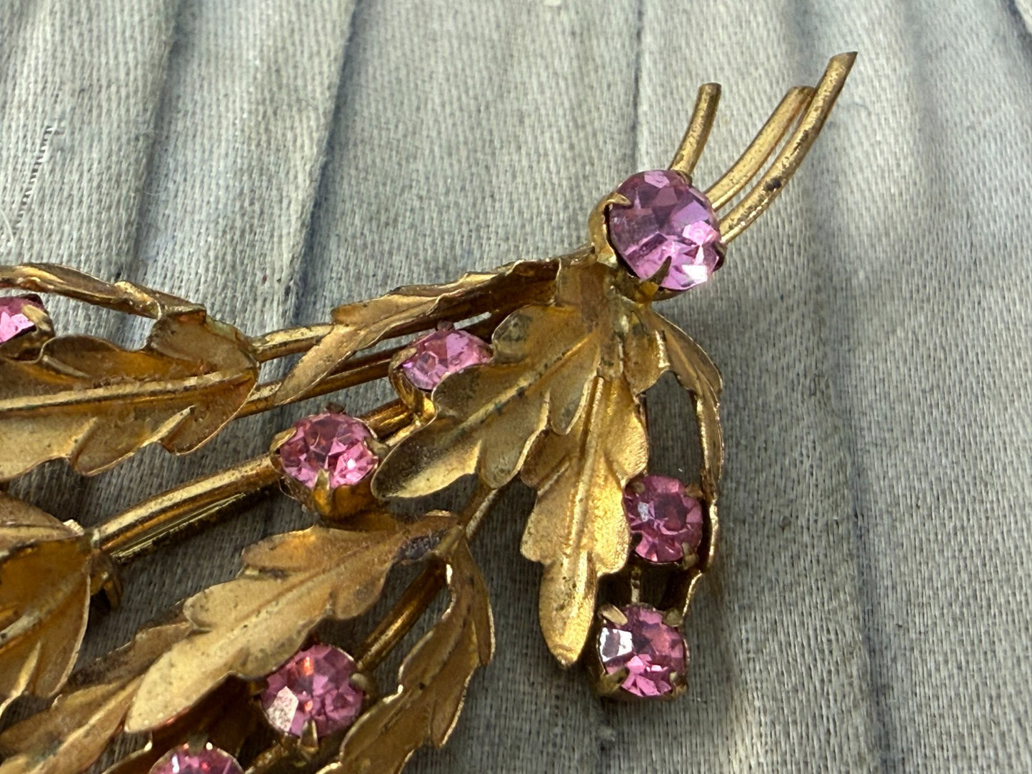 Vintage Gold Tone Leaf Spray Brooch Pink Rhinestone Floral Bouquet Pin 1950s