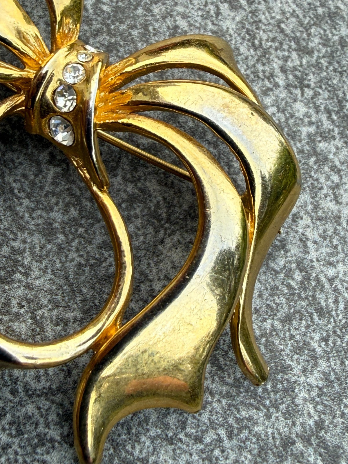 Vintage Bow Brooch Gold Tone Pin Ribbon Rhinestone Sparkly Shiny 20th Century