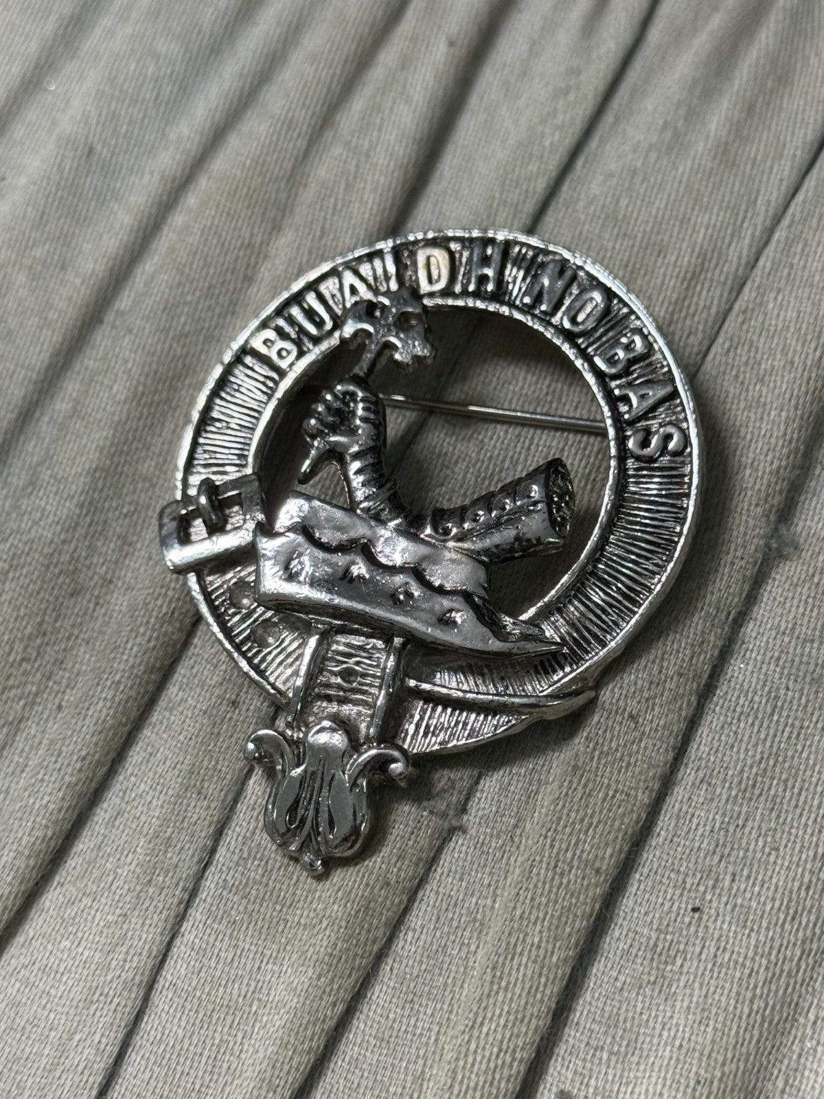 Vintage Clan MacDougall Brooch Silver Tone Scottish Buaich No Bas Motto Badge