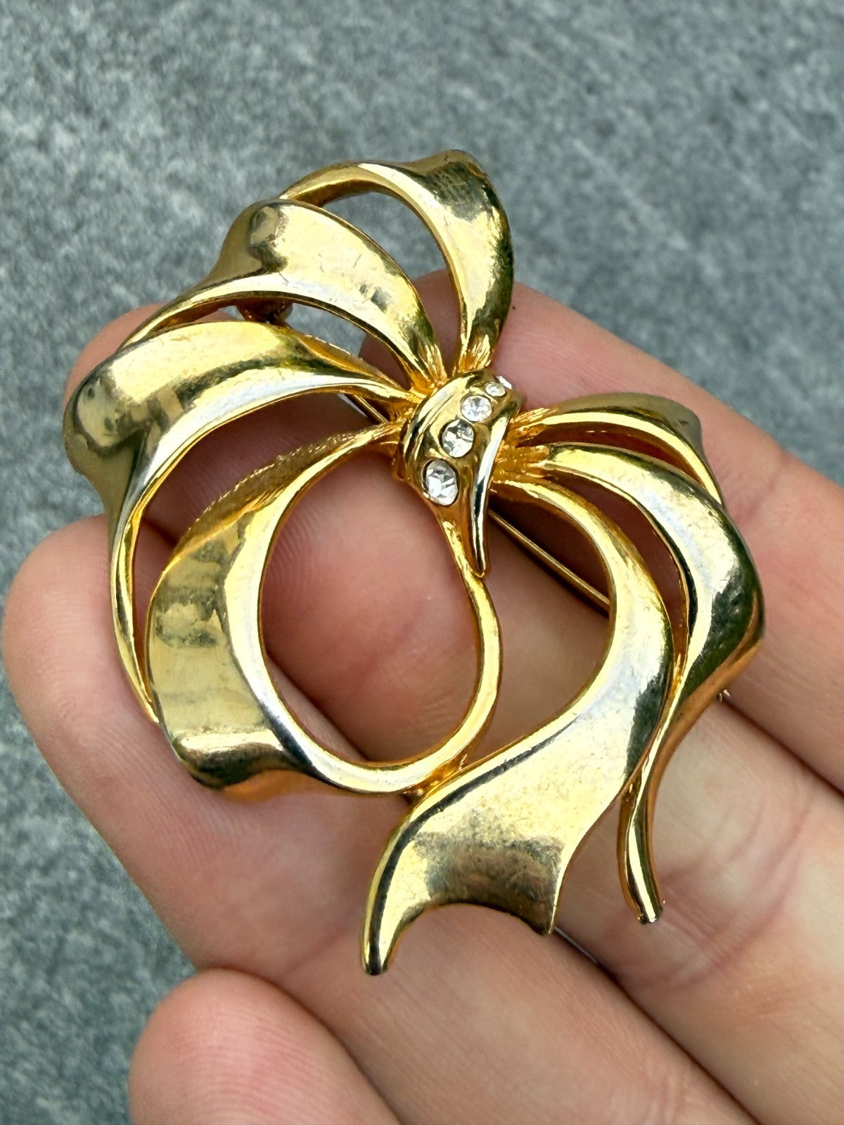 Vintage Bow Brooch Gold Tone Pin Ribbon Rhinestone Sparkly Shiny 20th Century