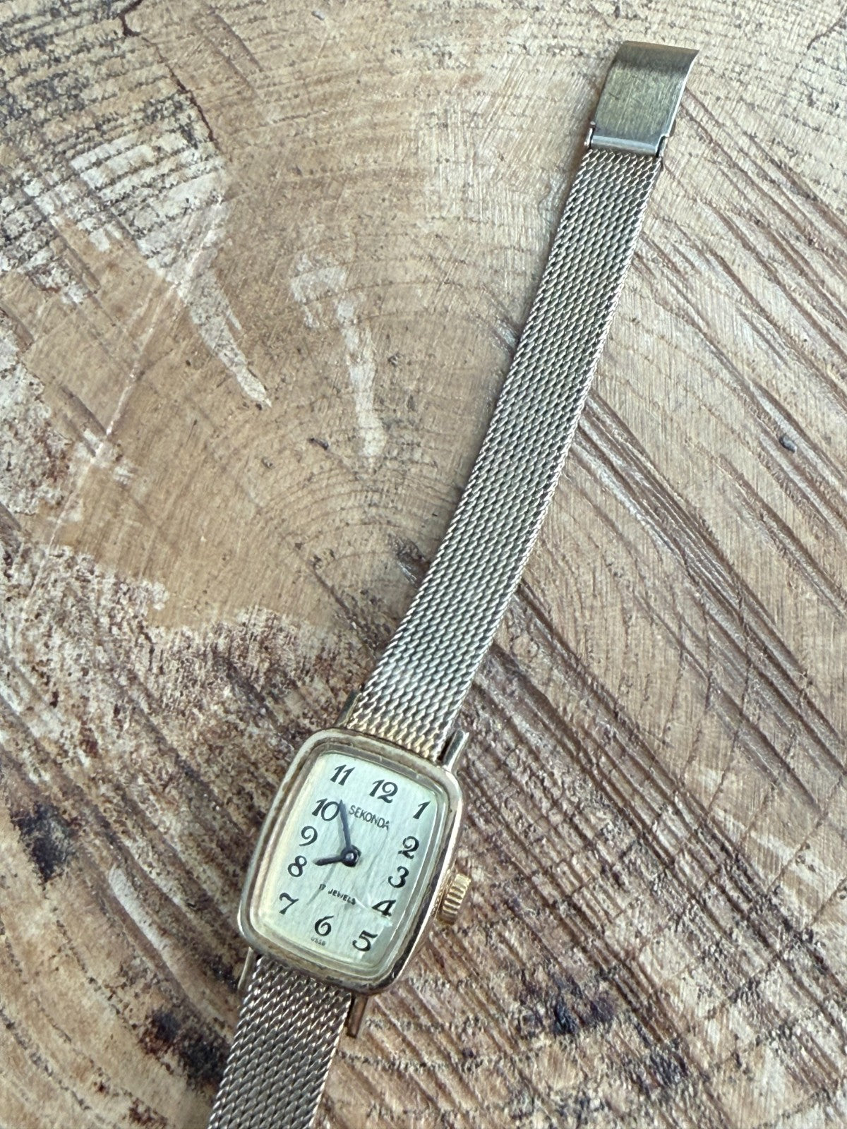 Vintage Sekonda Ladies Watch 17 Jewel Mechanical Gold Tone Mesh Strap - Working