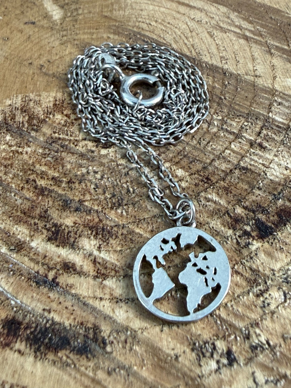 Sterling Silver 925 Globe World Map Pendant Necklace Cable Chain 46cm