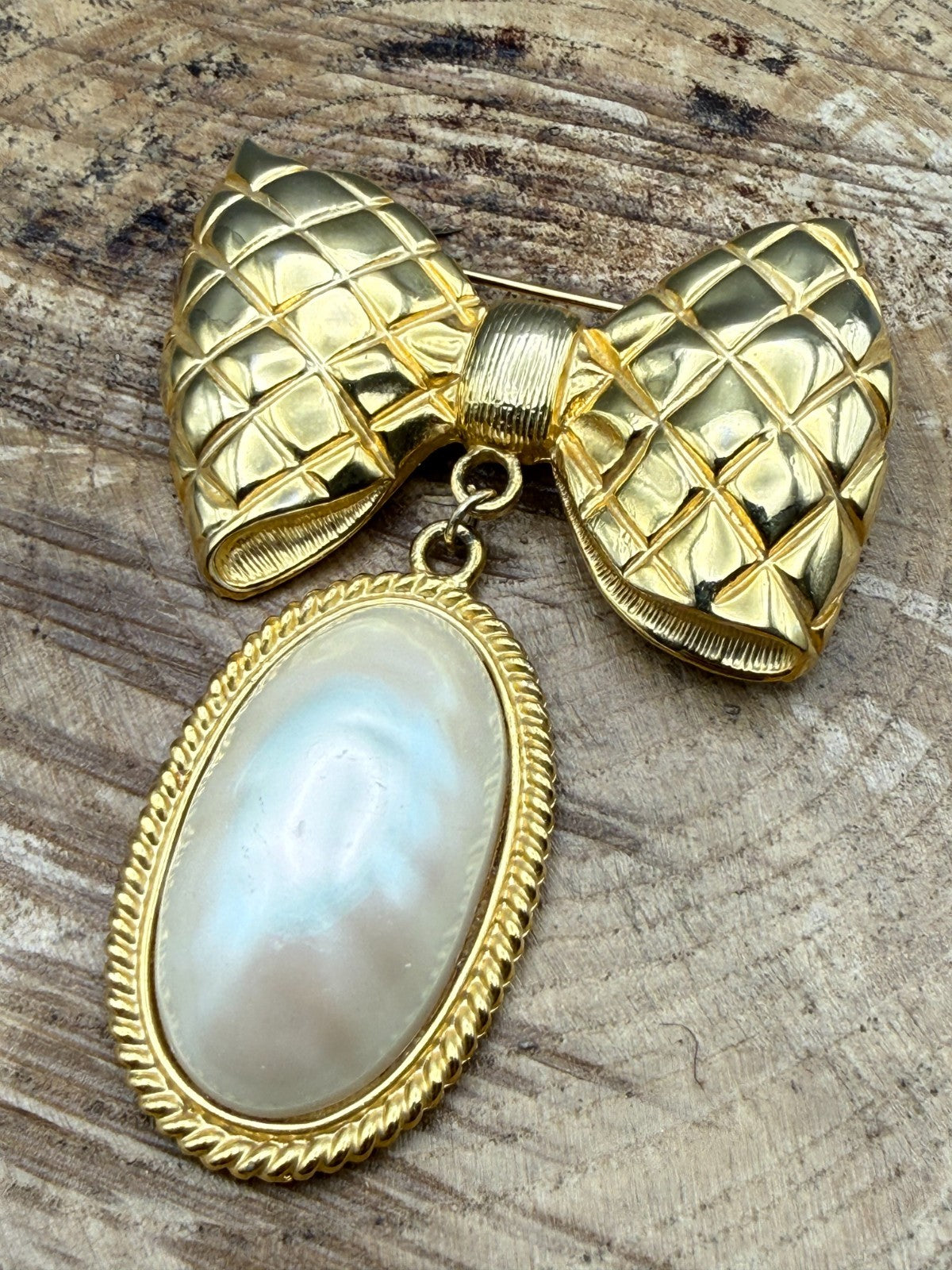Vintage Bow Brooch Quilted Faux Pearl Drop Dangle Gold Tone Pin Ribbon Chunky