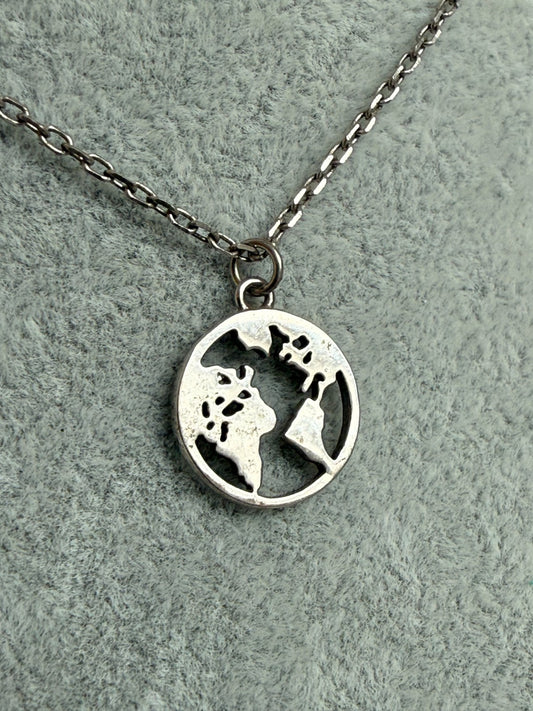 Sterling Silver 925 Globe World Map Pendant Necklace Cable Chain 46cm