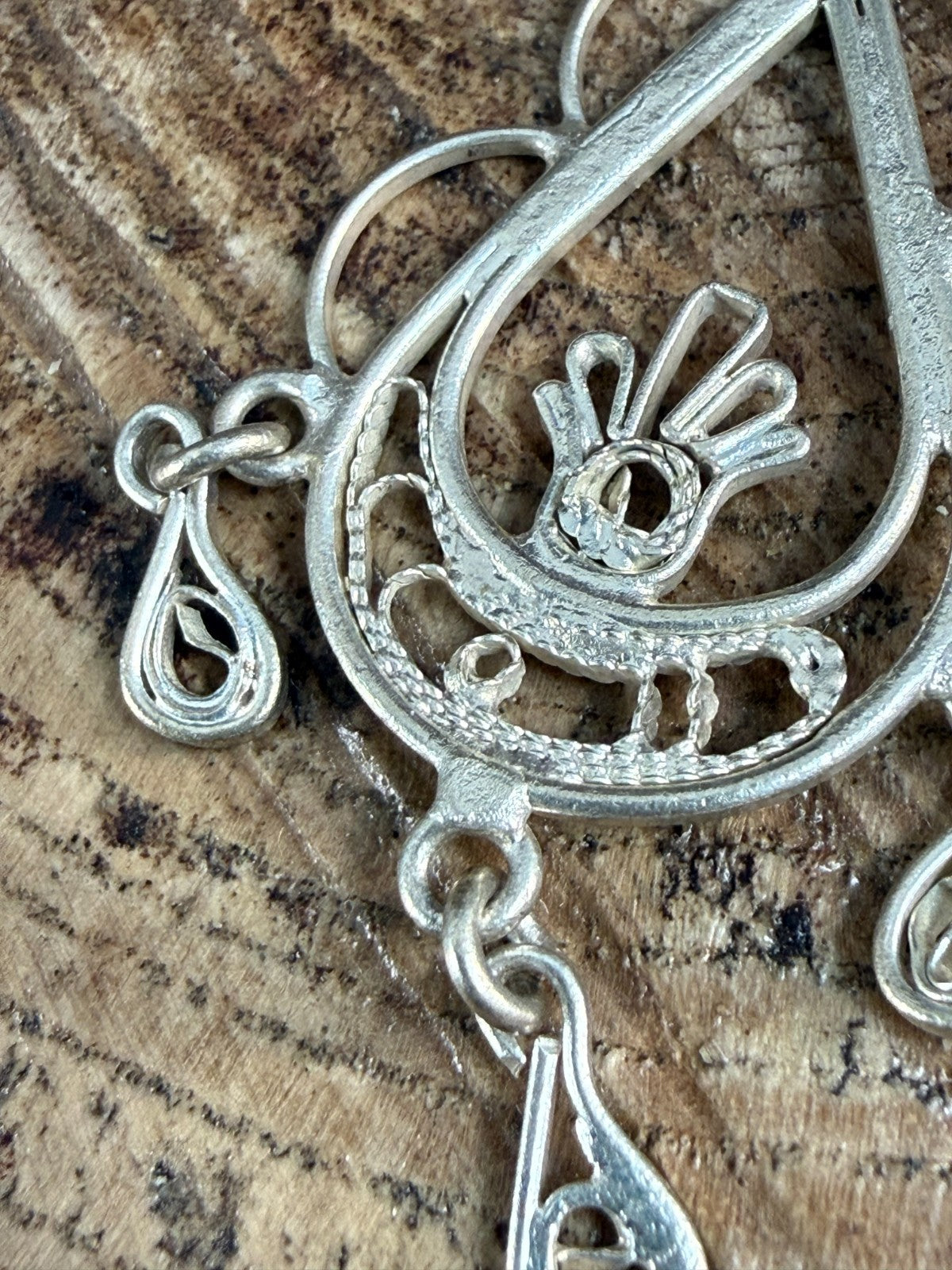 Vintage Silver Tone Solje Inspired Pendant Necklace 18KGP Box Chain Drops