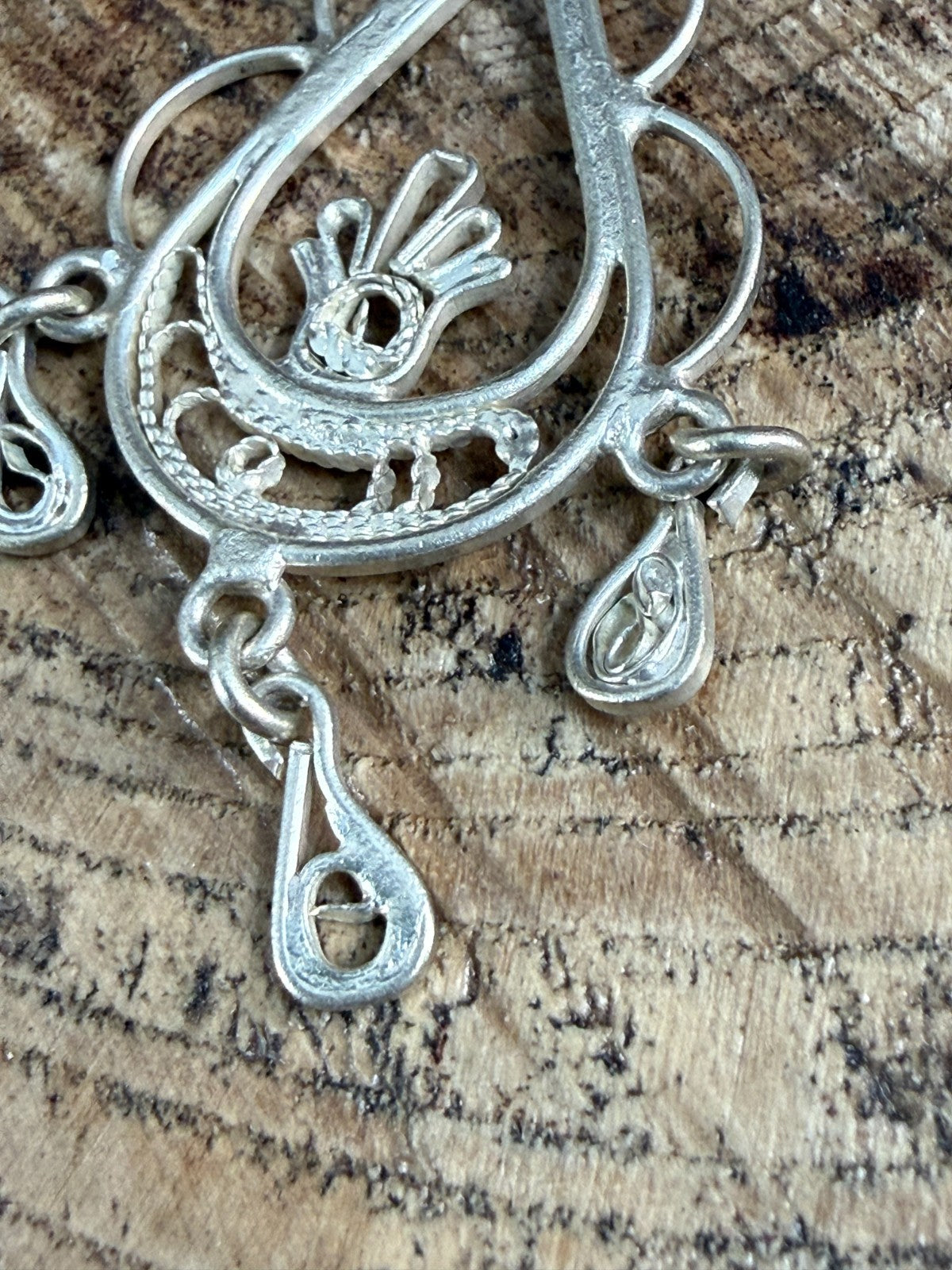 Vintage Silver Tone Solje Inspired Pendant Necklace 18KGP Box Chain Drops