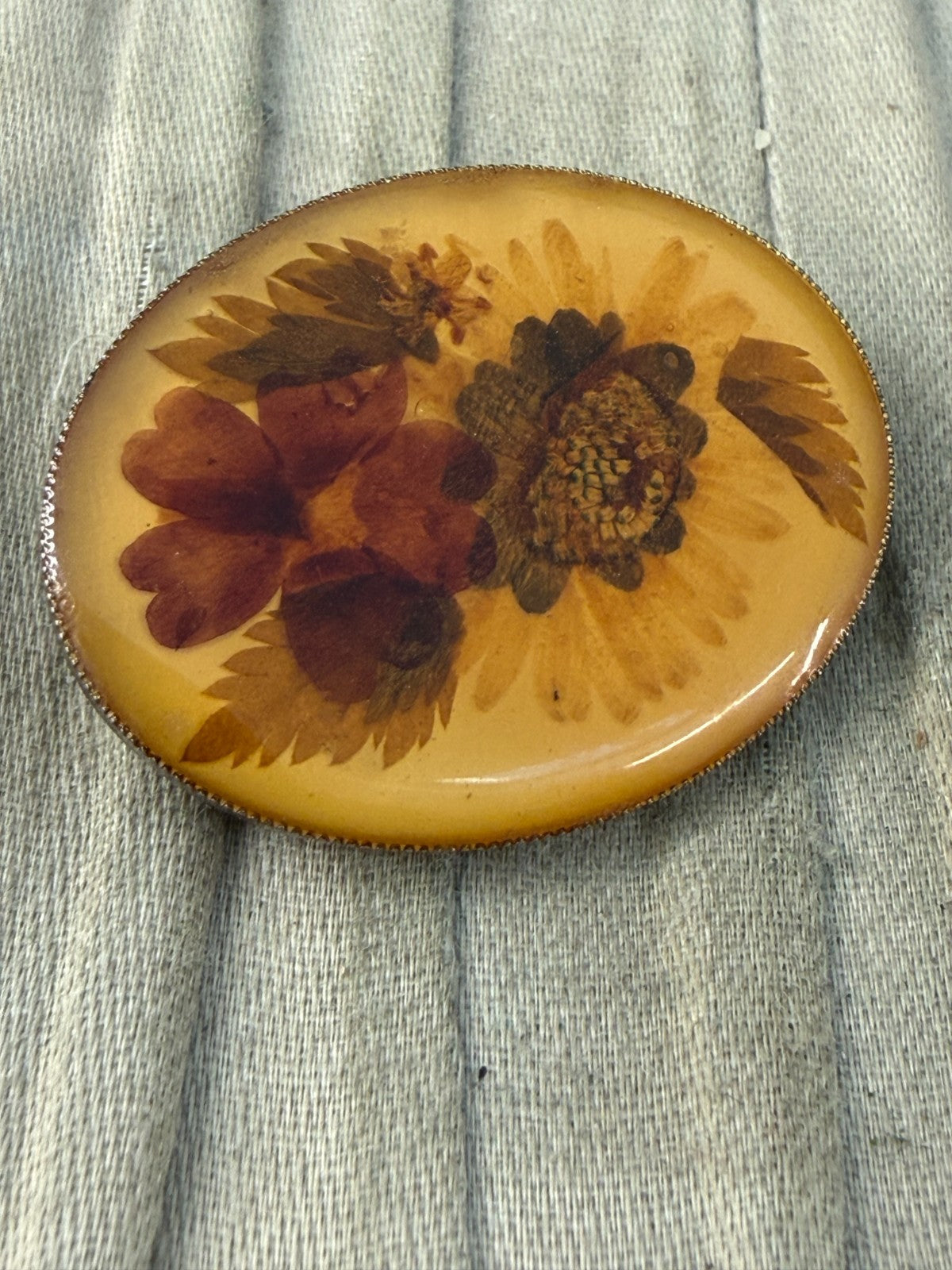 Vintage Pressed Flower Brooch Resin Oval Dried Floral Bouquet Silver Tone Pin