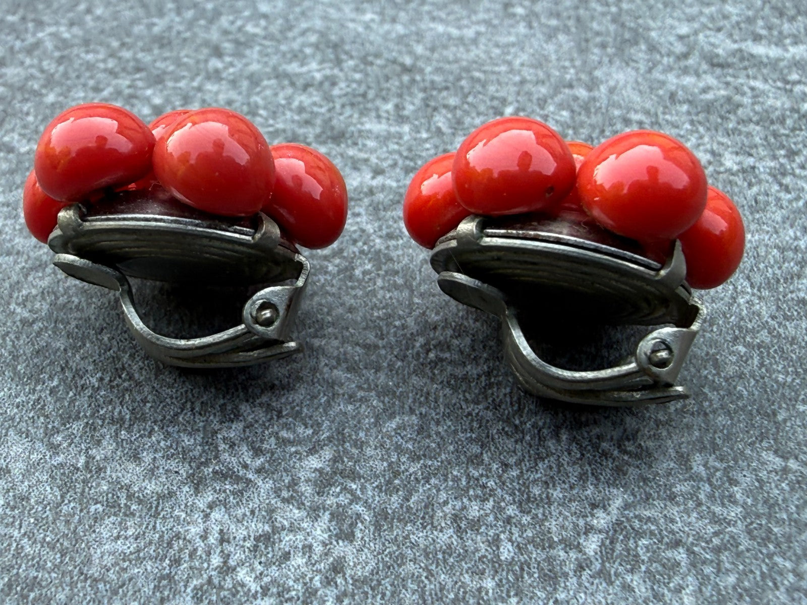 Vintage Red Glass Clip On Earrings Silver Tone Mid Century Floral Bead Bright