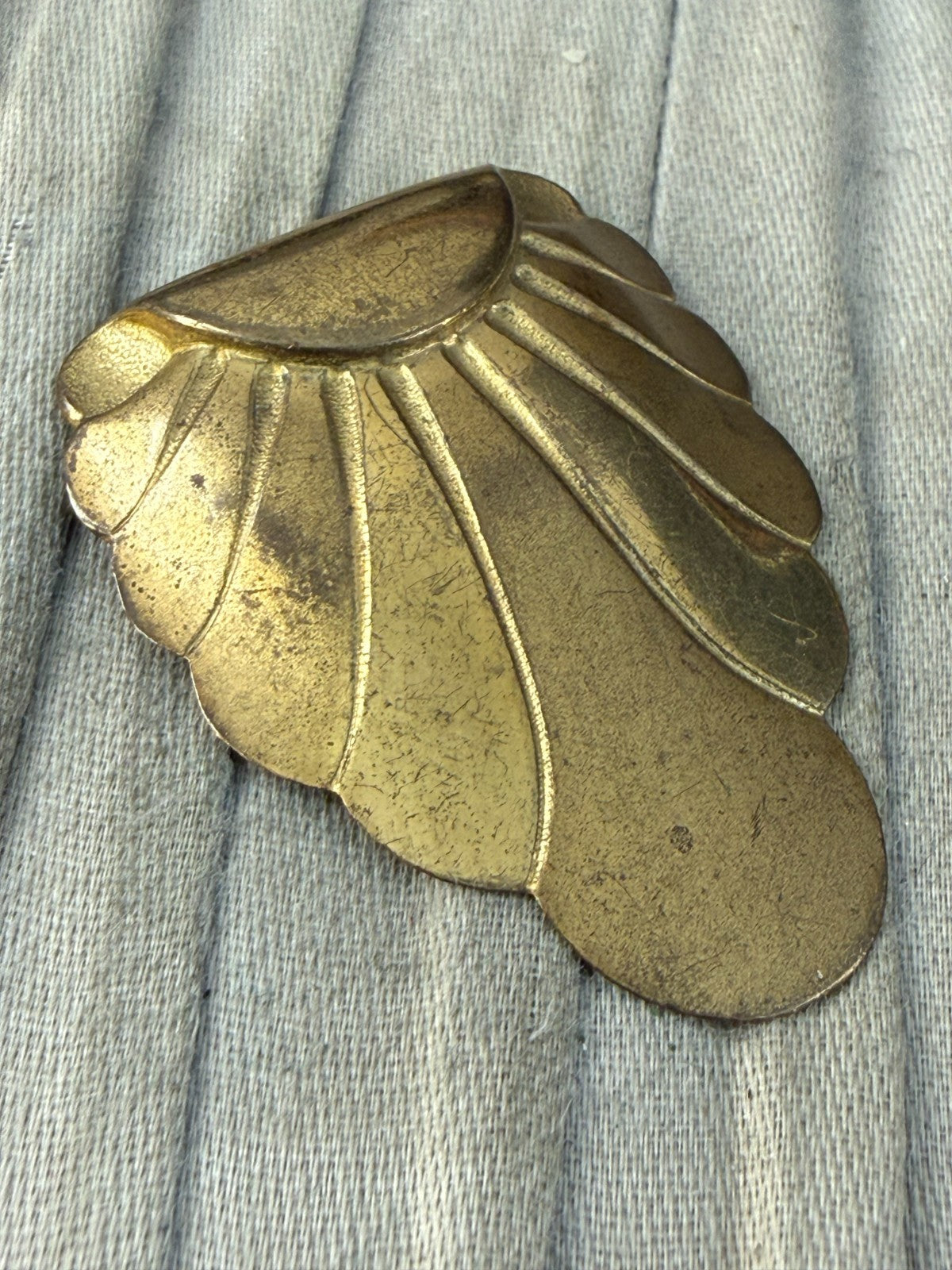 Vintage Art Deco Gold Tone Fan Dress Clip 1930s Radiating Scallop Petal