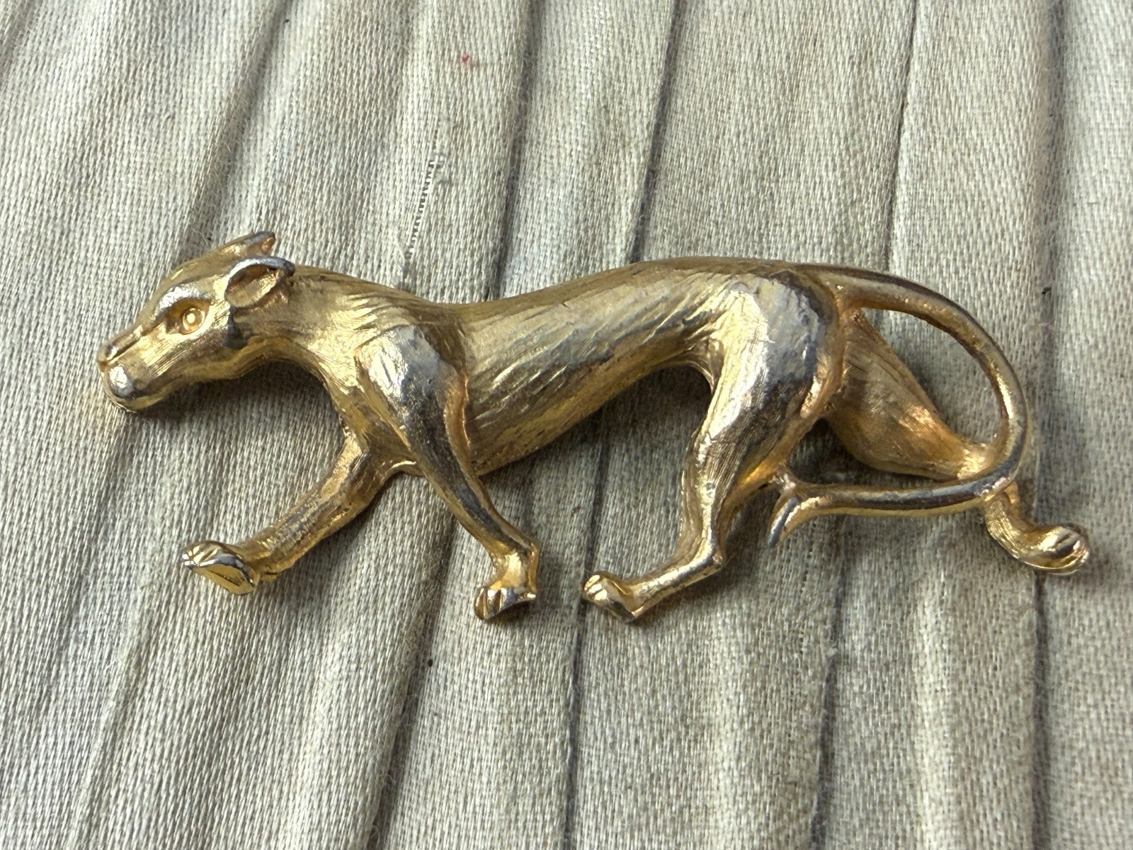 Vintage Big Cat Brooch Gold Tone Prowling Panther Pin Puma Lion Statement
