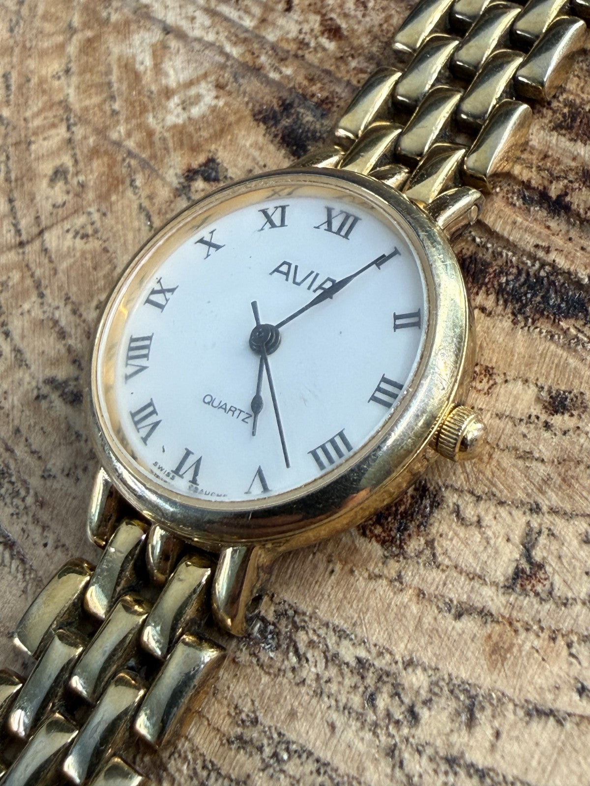 Vintage Avia Ladies Quartz Watch Gold Tone White Roman Numeral Dial Swiss Ebauch