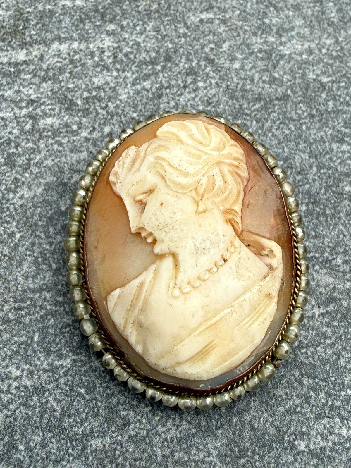 Vintage Gold Tone Shell Cameo Brooch Pin Lady Portrait Faux Seed Pearl Trim