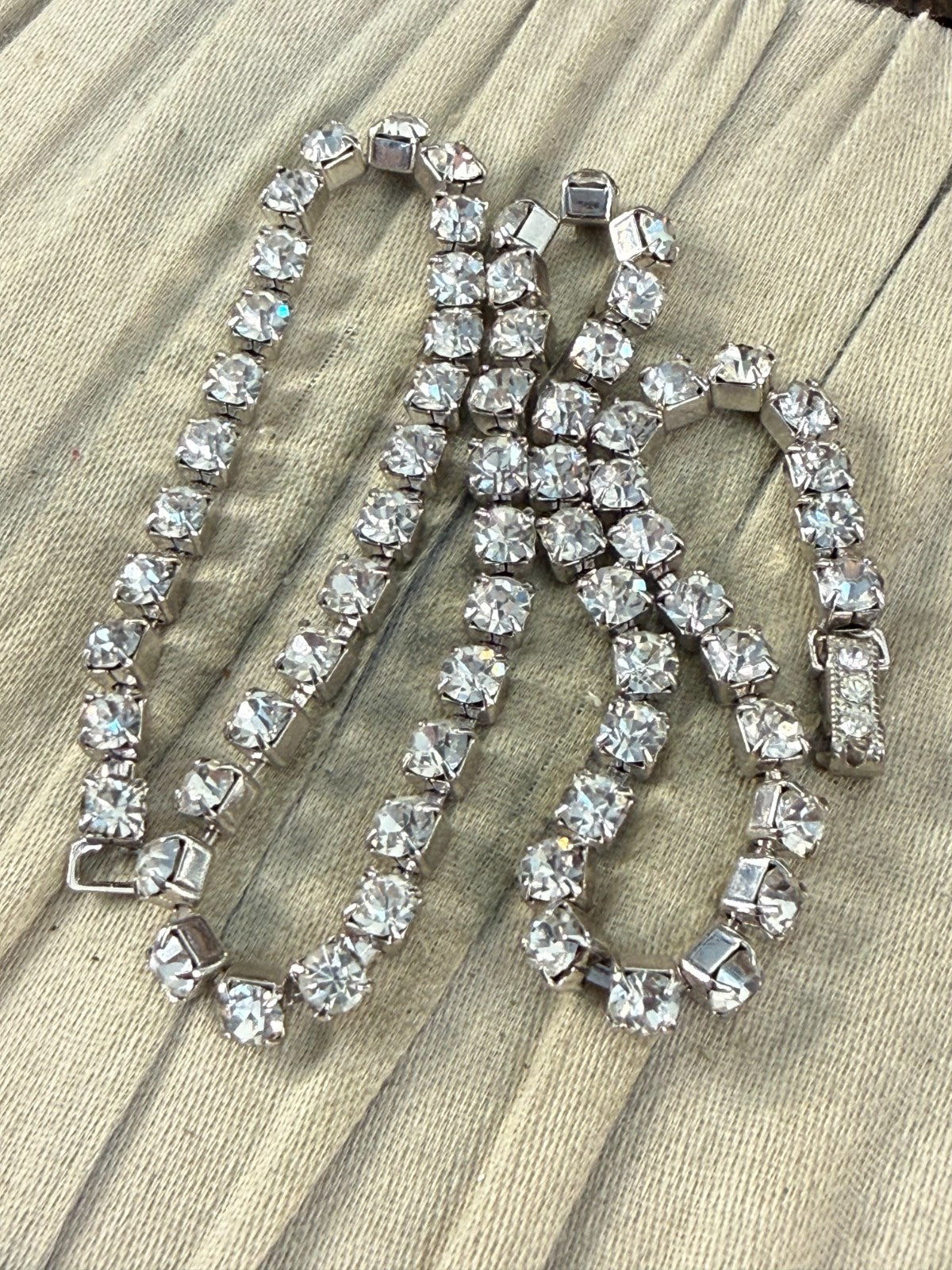 Vintage Sparkly Single Strand Collet Necklace 42cm Silver Tone Diamante Glass