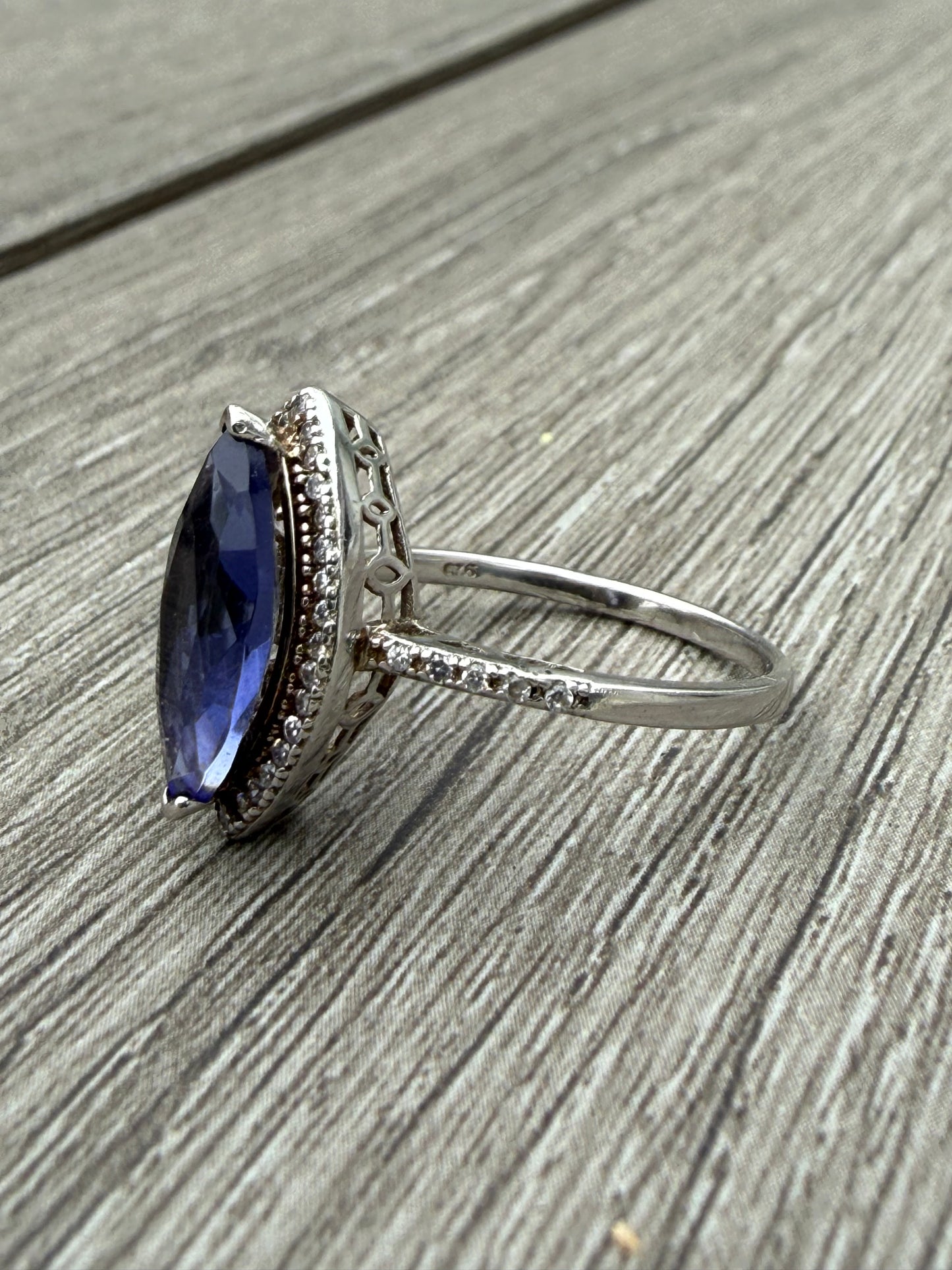 Stunning Sterling Silver Blue Glass Ring