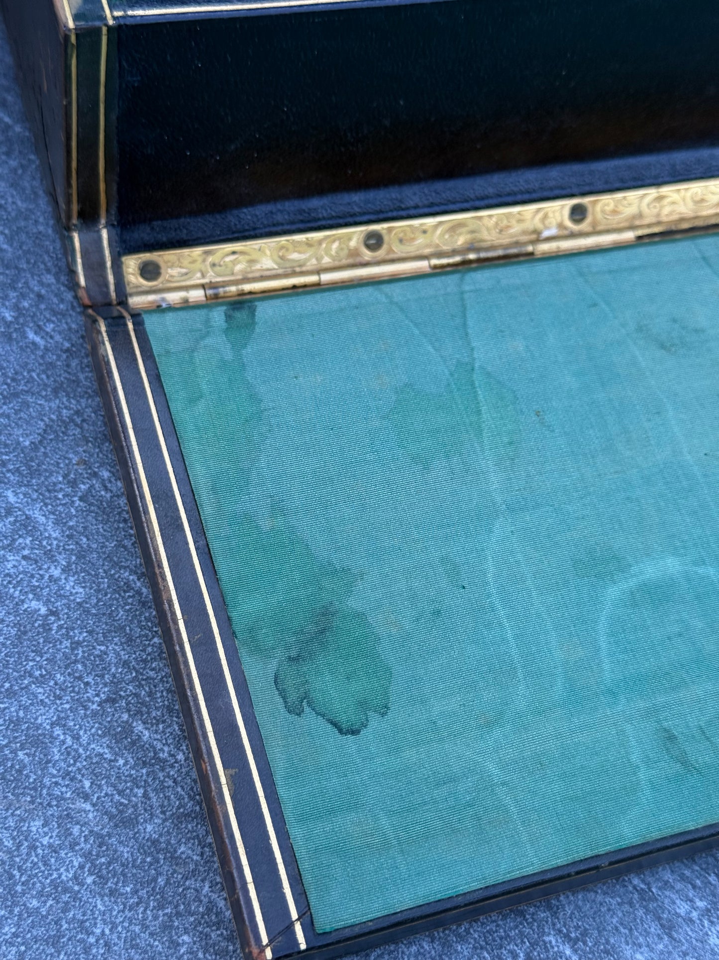 Large Victorian Green Velvet Travelling Jewellery Box