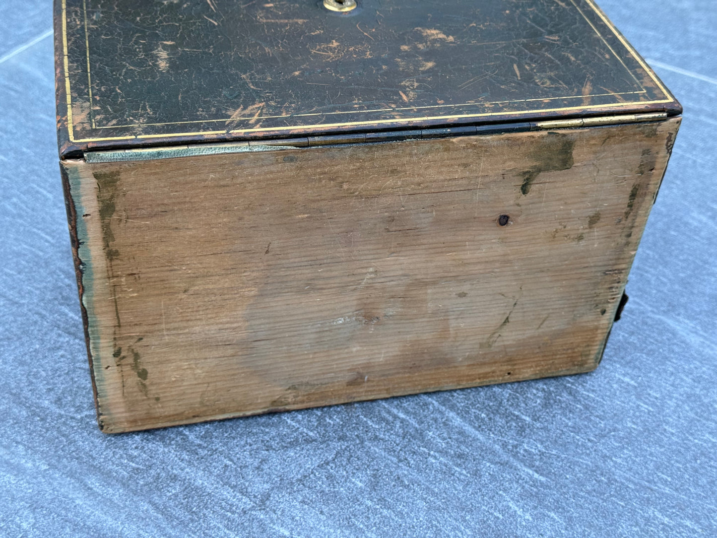 Large Victorian Green Velvet Travelling Jewellery Box