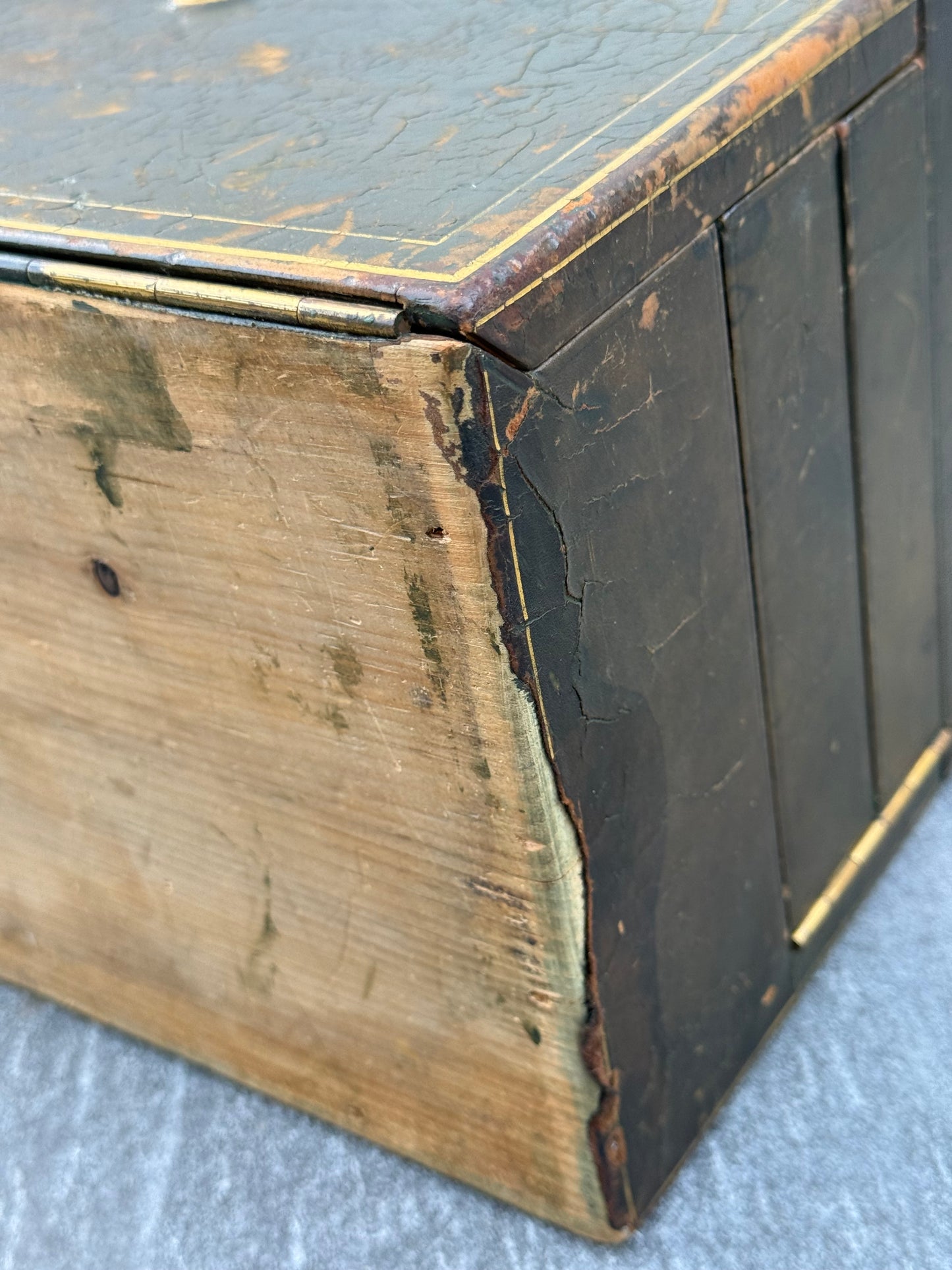 Large Victorian Green Velvet Travelling Jewellery Box