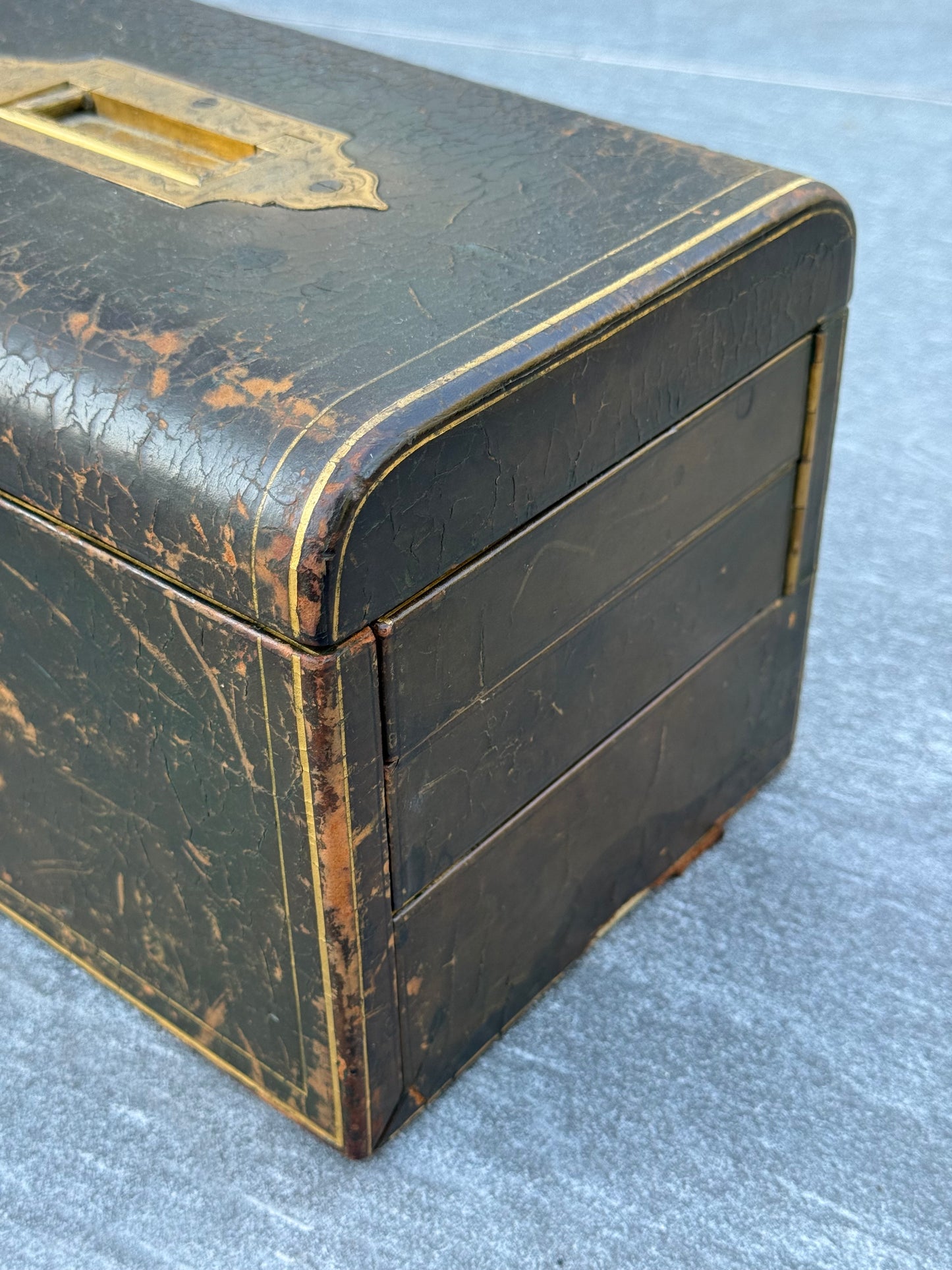 Large Victorian Green Velvet Travelling Jewellery Box