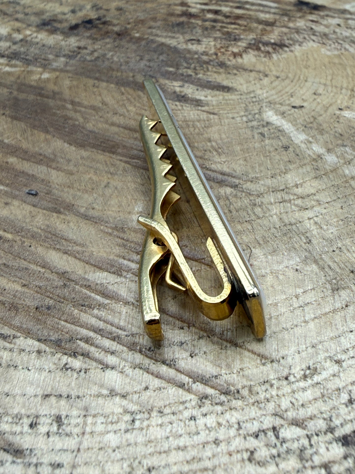 Vintage Mother of Pearl Tie Clip, Gold Tone Fluted Border