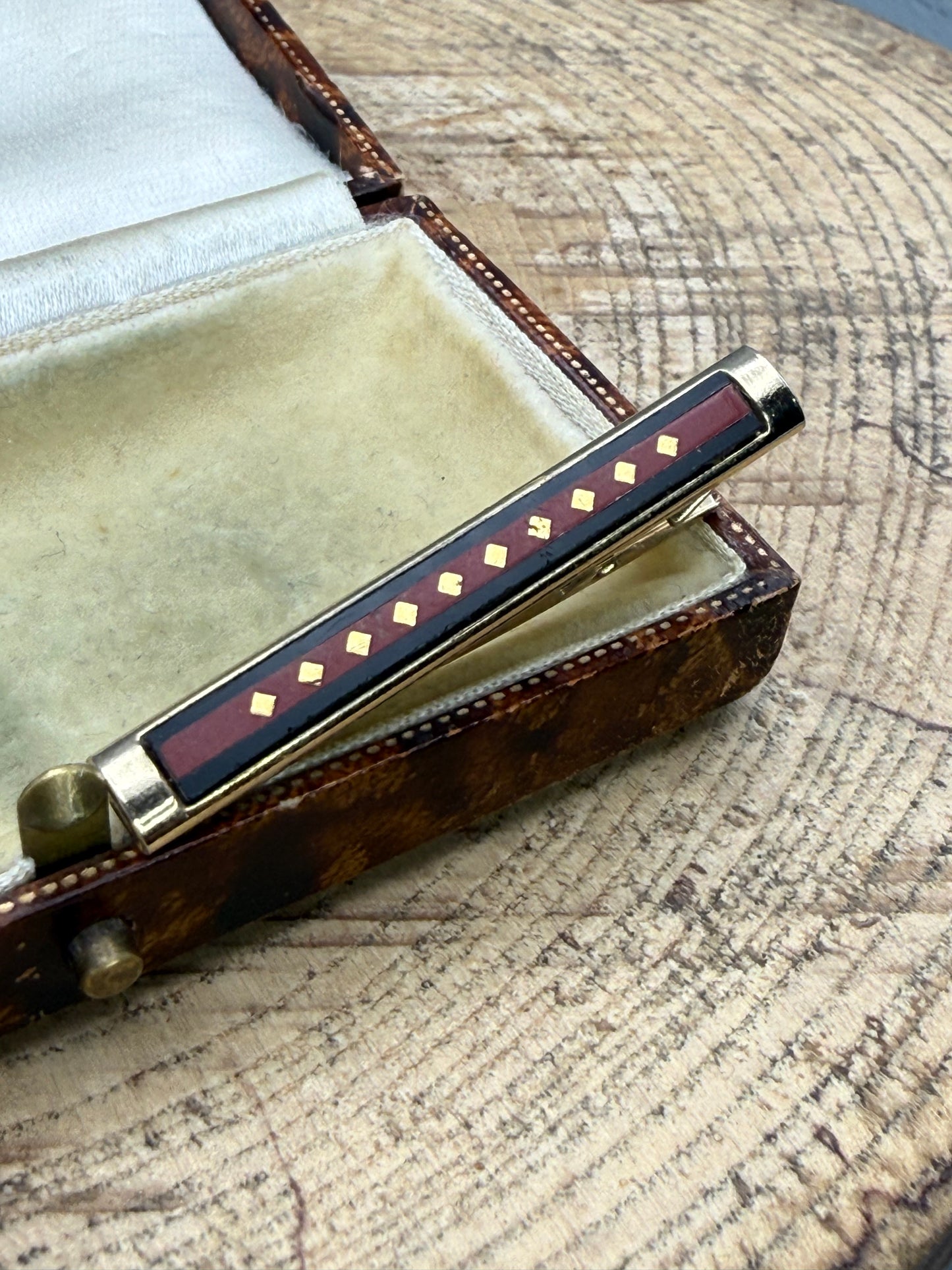 Vintage Stratton Gold Tone Tie Clip, Red & Black Pattern