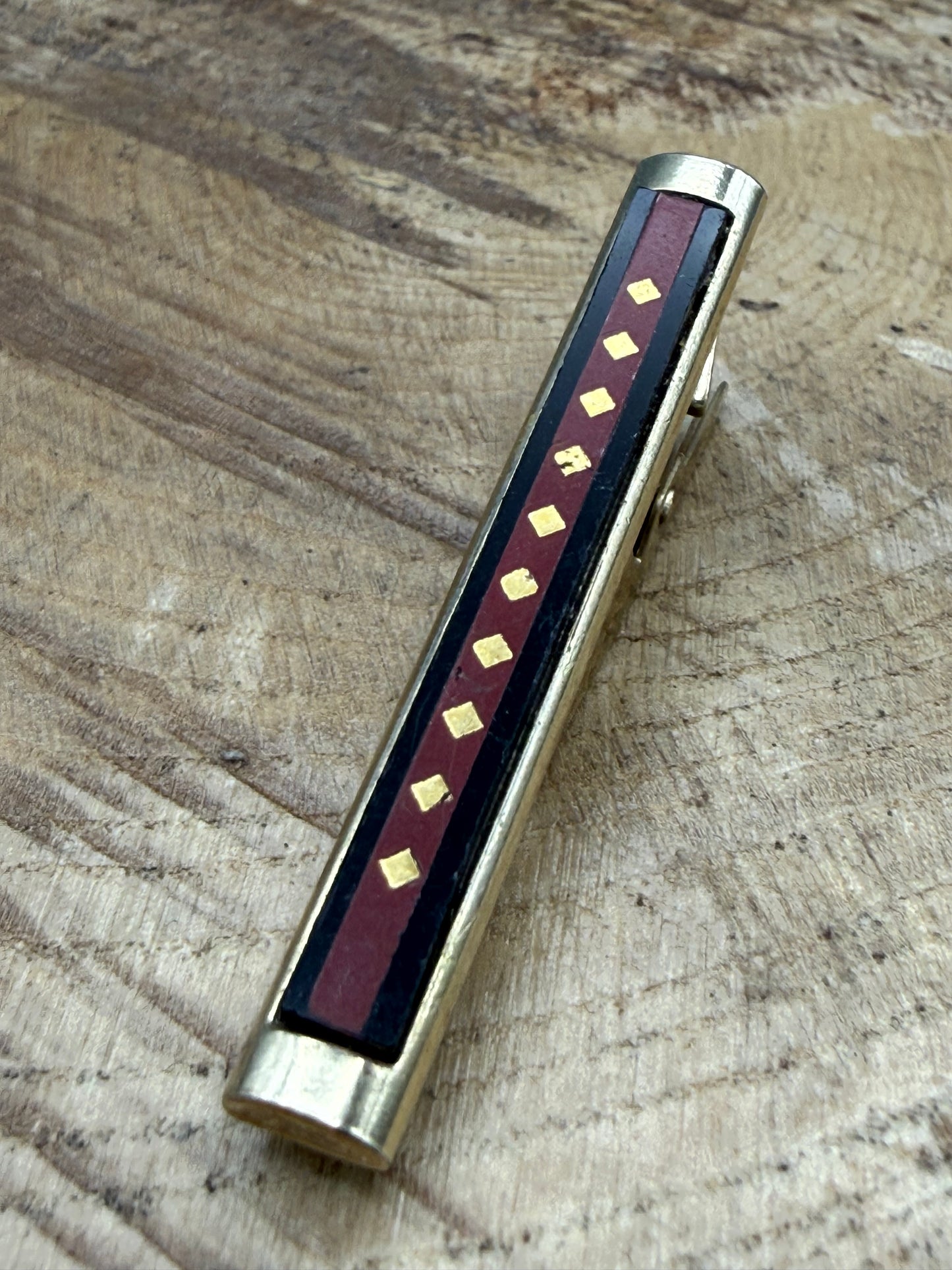 Vintage Stratton Gold Tone Tie Clip, Red & Black Pattern