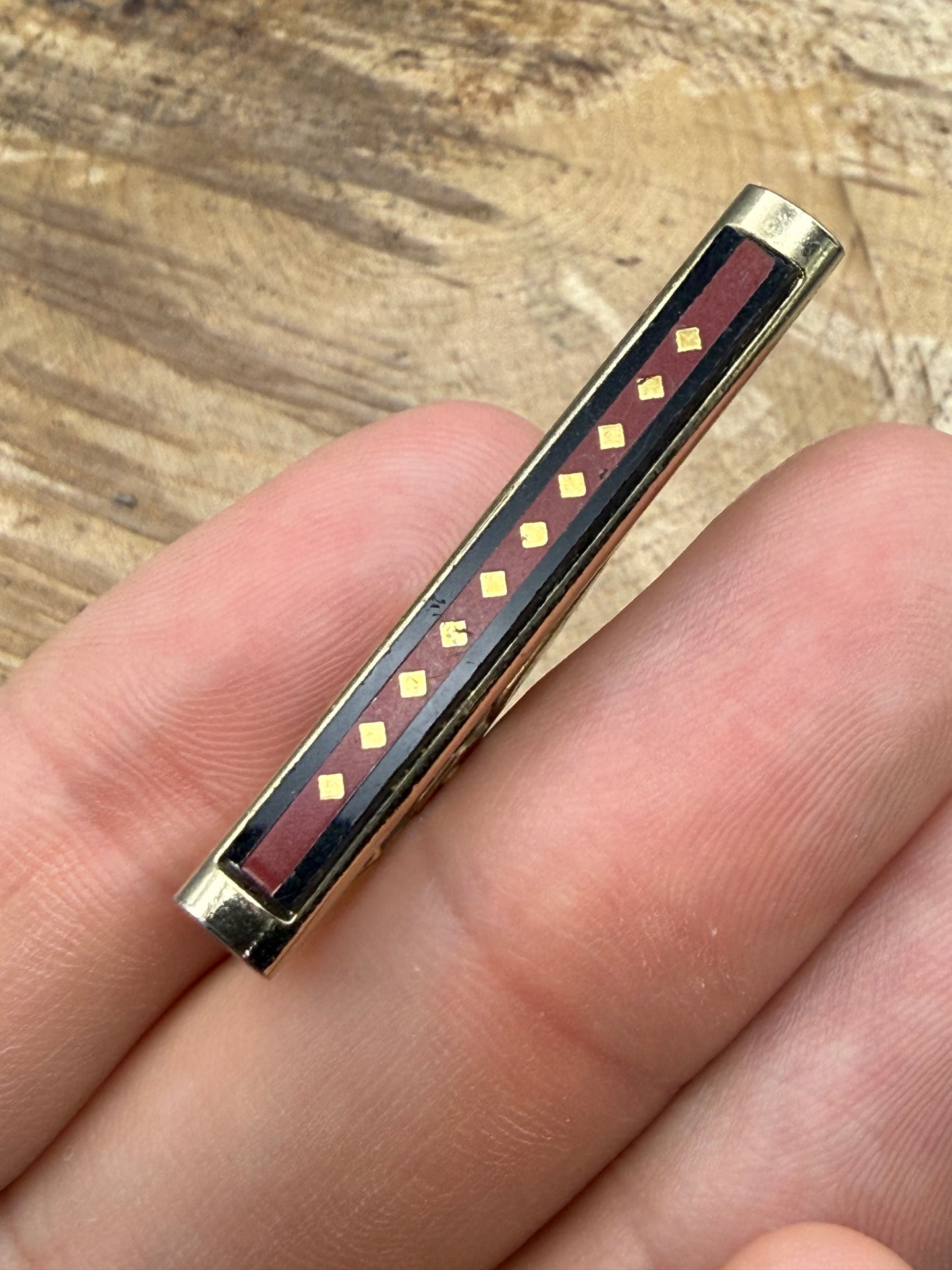Vintage Stratton Gold Tone Tie Clip, Red & Black Pattern