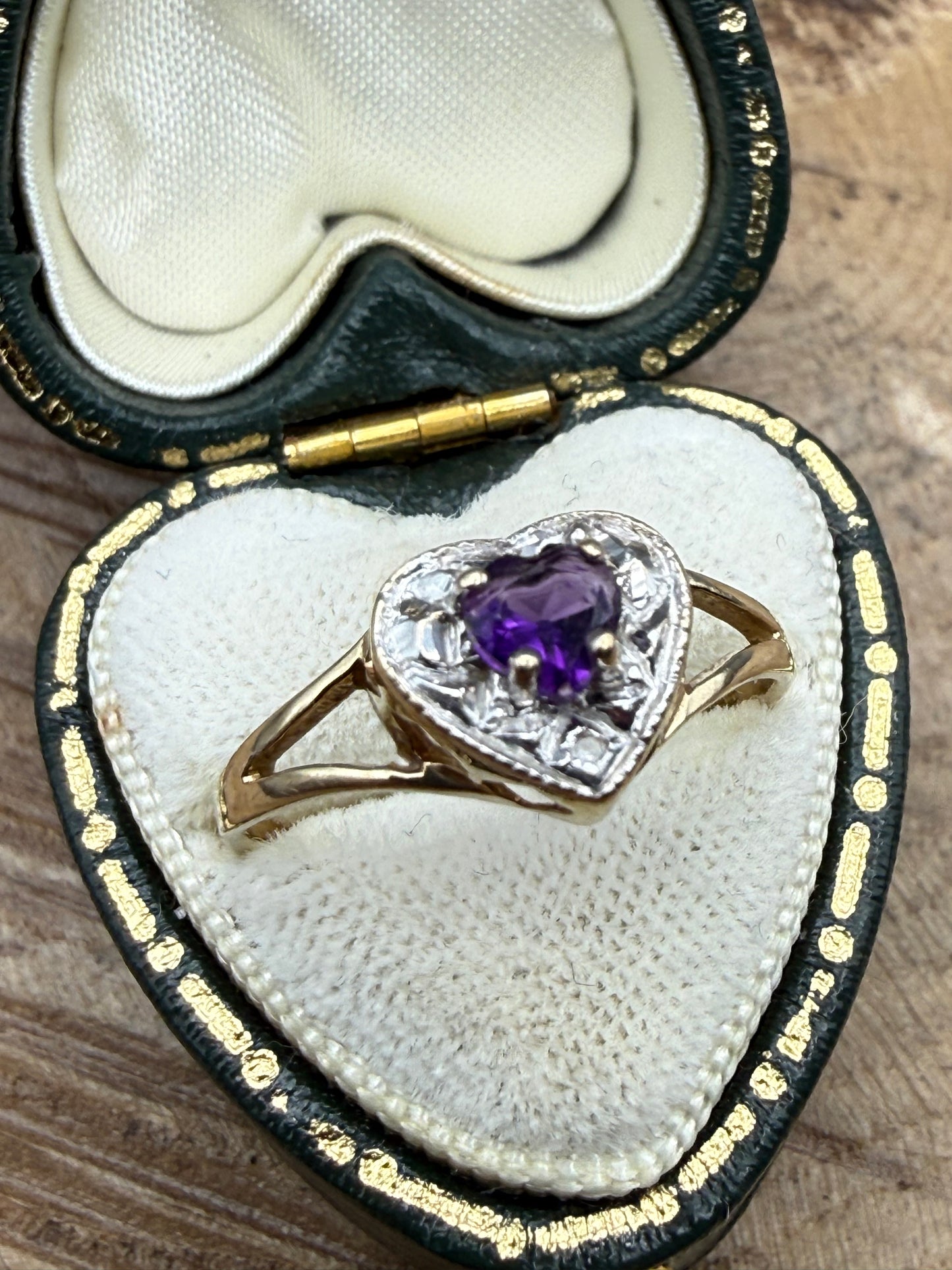 Vintage 9ct Gold Amethyst Heart & Diamond Ring