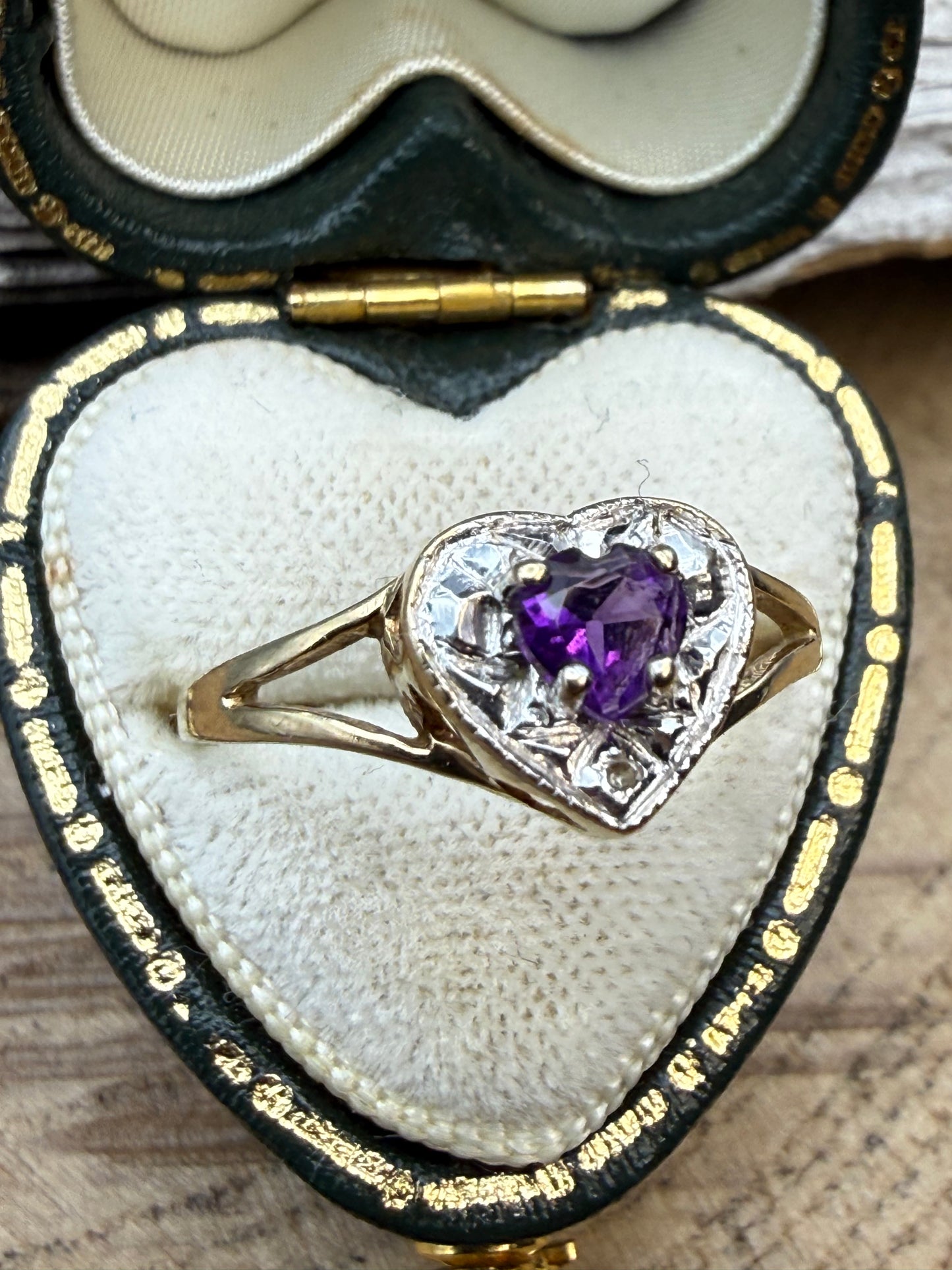 Vintage 9ct Gold Amethyst Heart & Diamond Ring