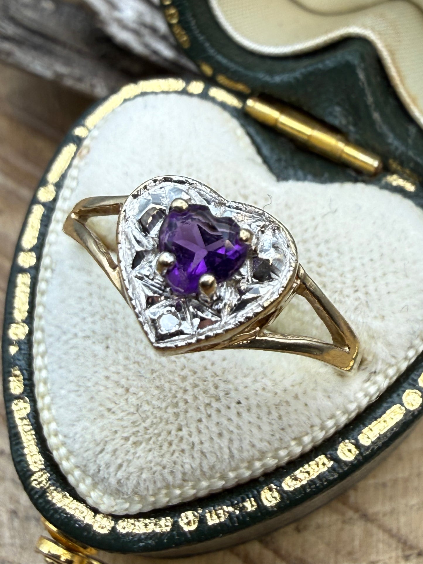 Vintage 9ct Gold Amethyst Heart & Diamond Ring