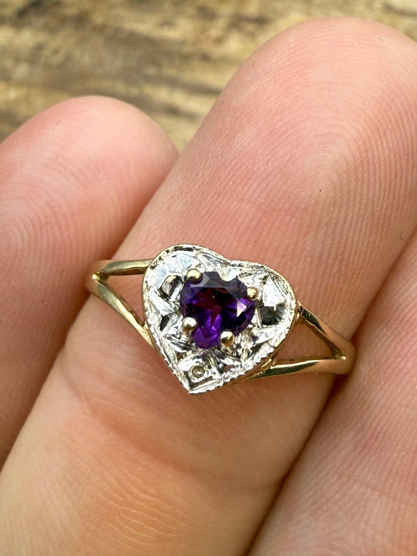 Vintage 9ct Gold Amethyst Heart & Diamond Ring