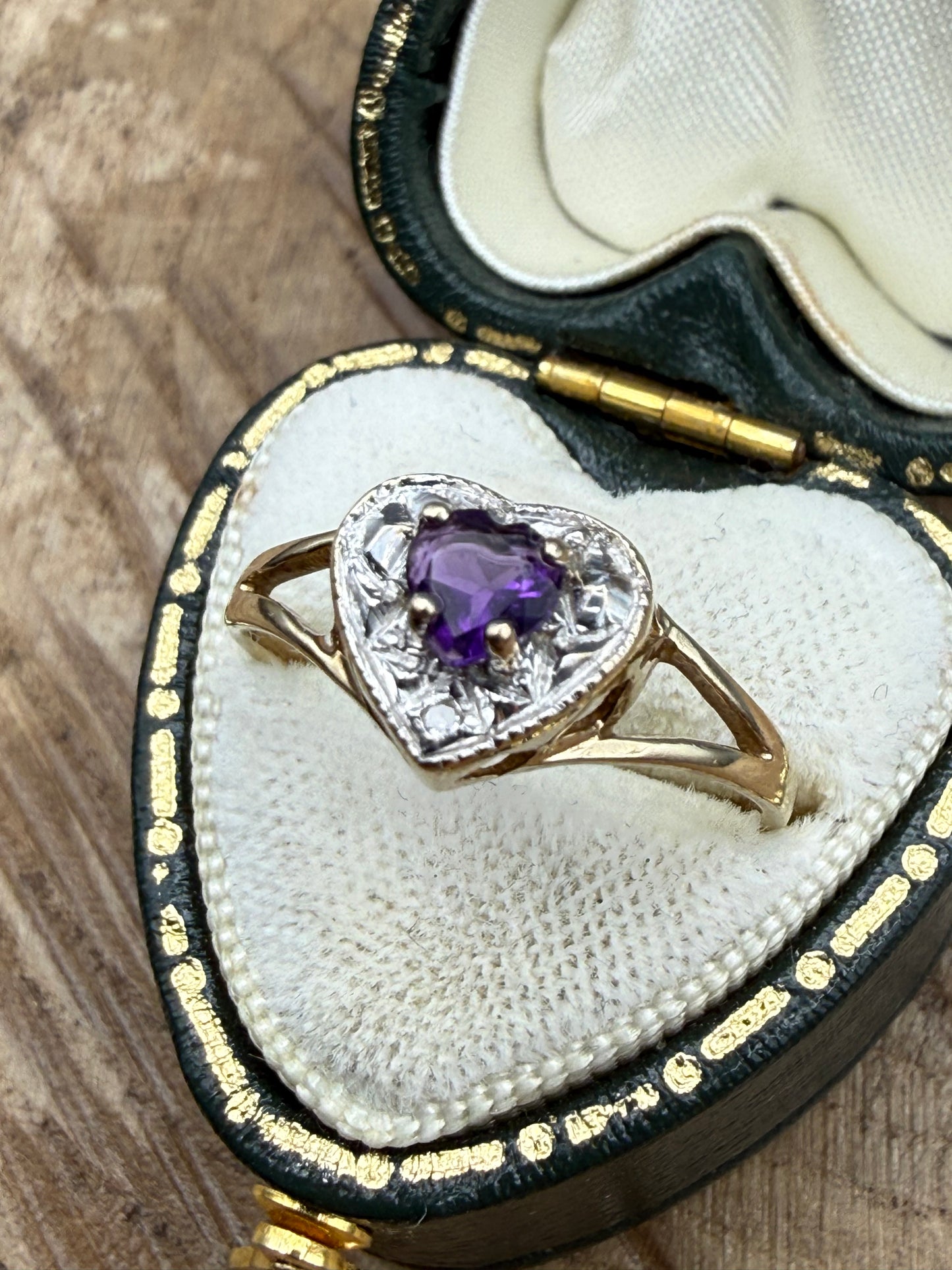 Vintage 9ct Gold Amethyst Heart & Diamond Ring