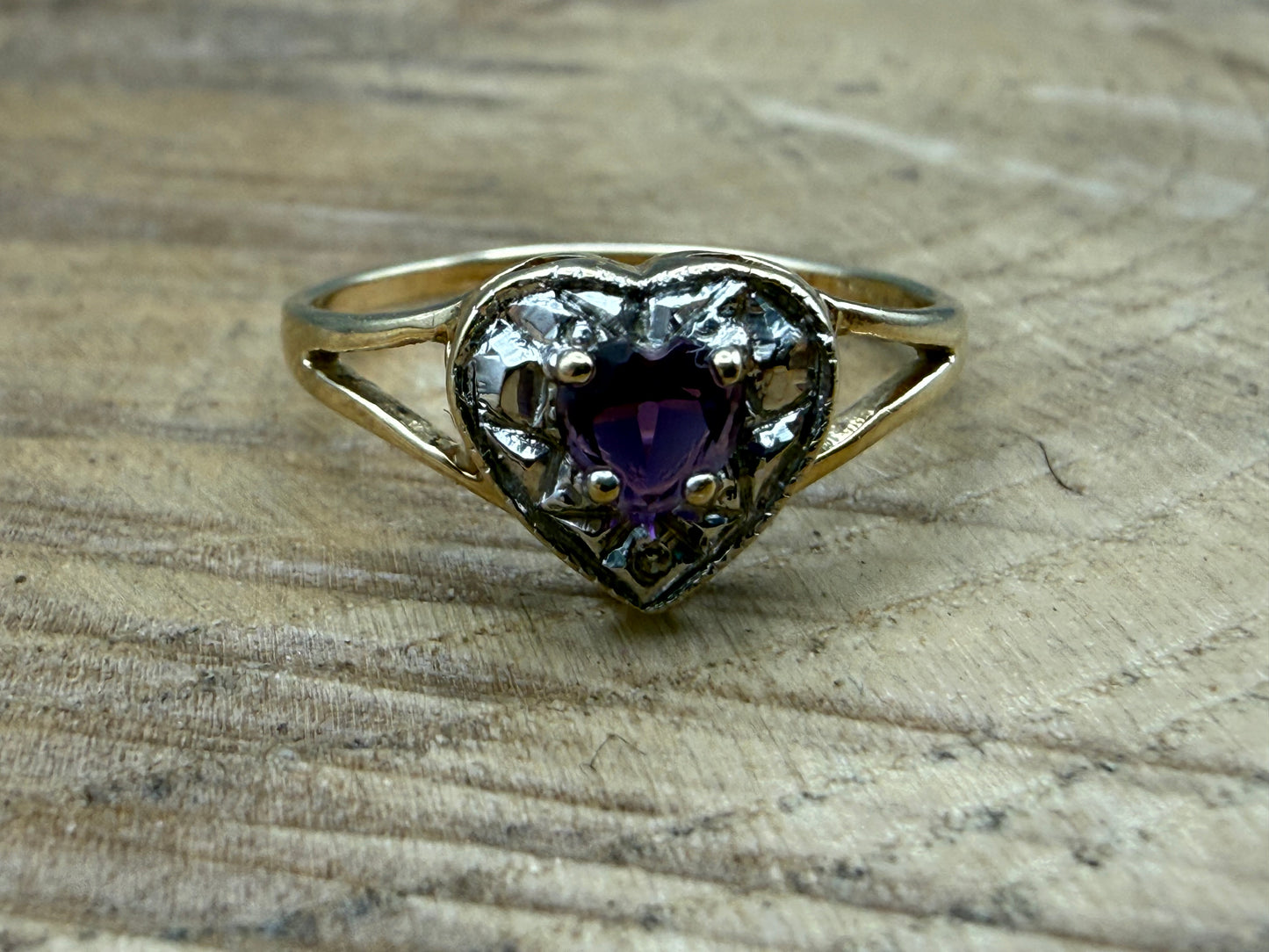 Vintage 9ct Gold Amethyst Heart & Diamond Ring