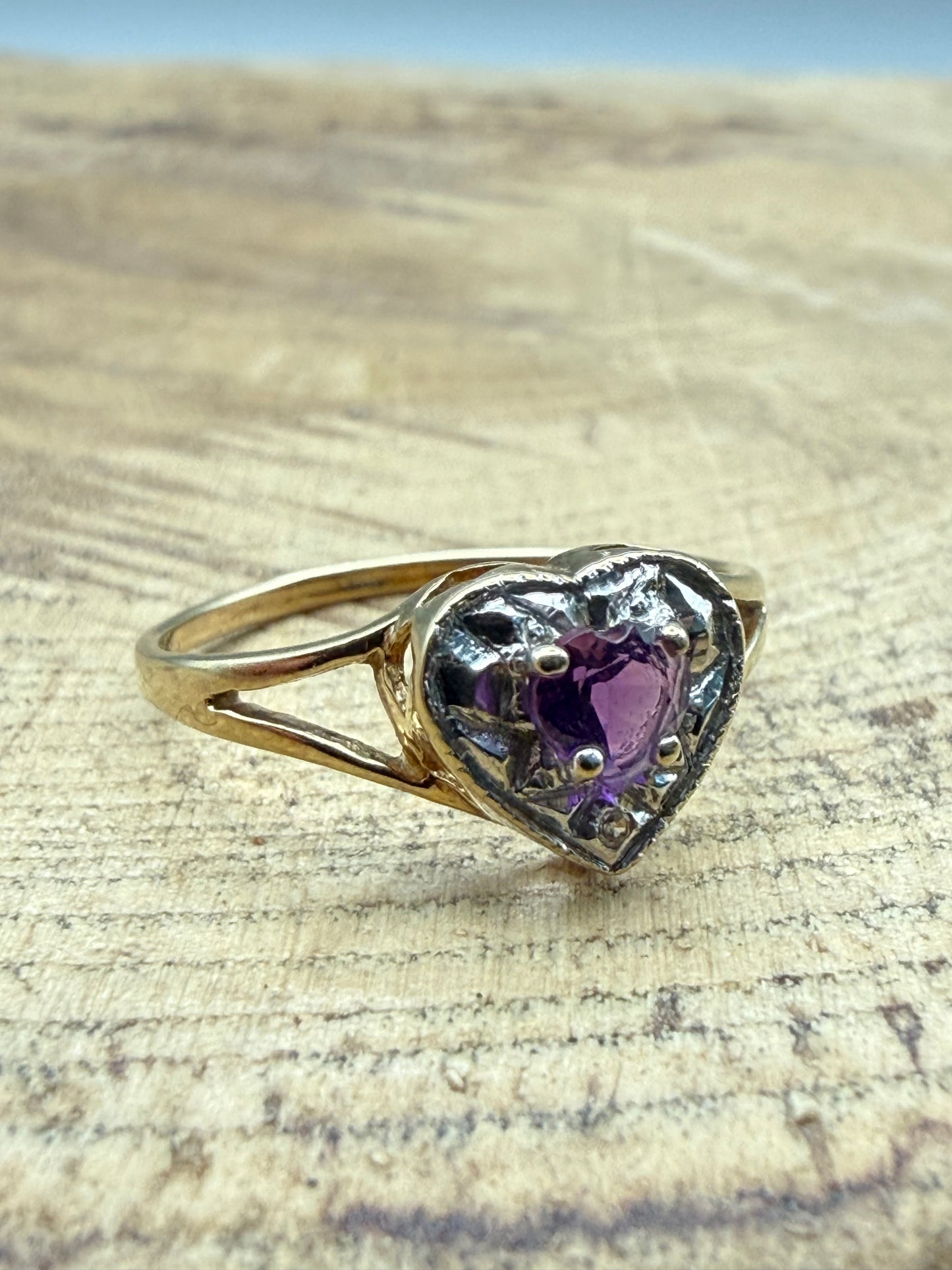 Vintage 9ct Gold Amethyst Heart & Diamond Ring