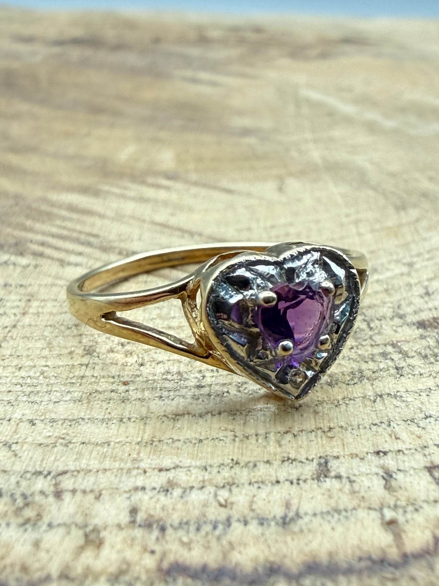 Vintage 9ct Gold Amethyst Heart & Diamond Ring