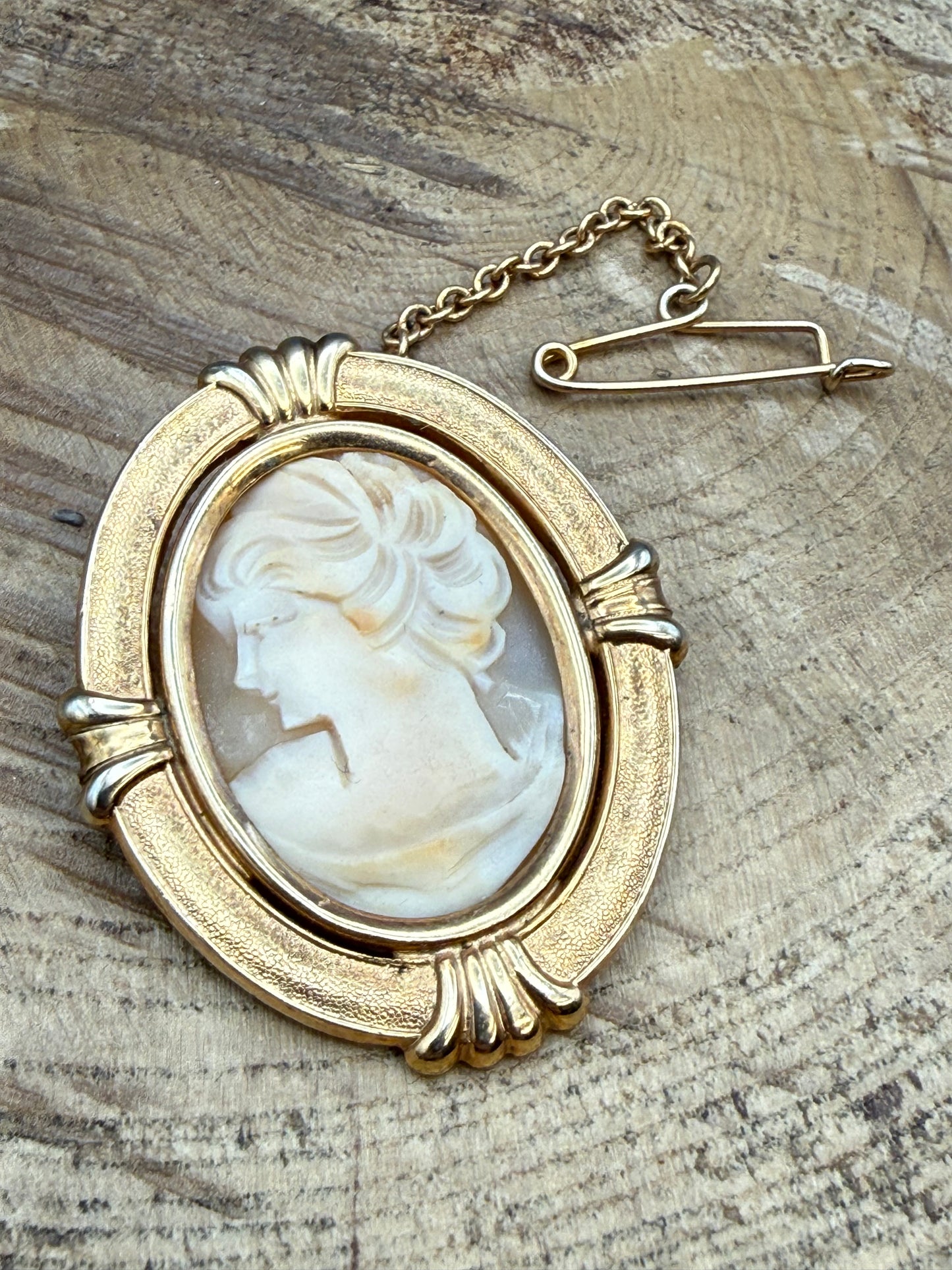 Vintage Carved Shell Cameo Brooch
