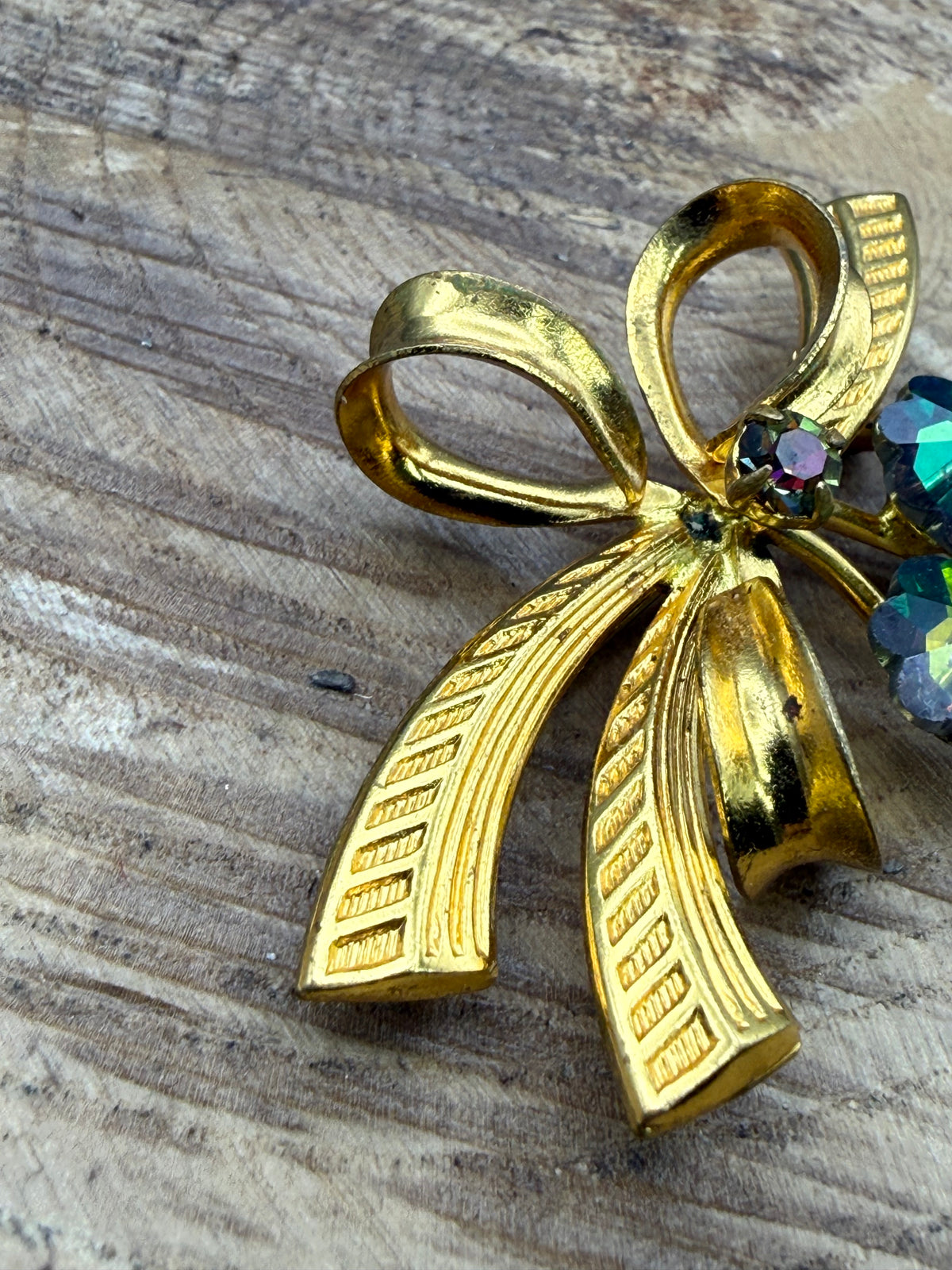 Vintage Gold Tone Bow Brooch with Rhinestone Flowers