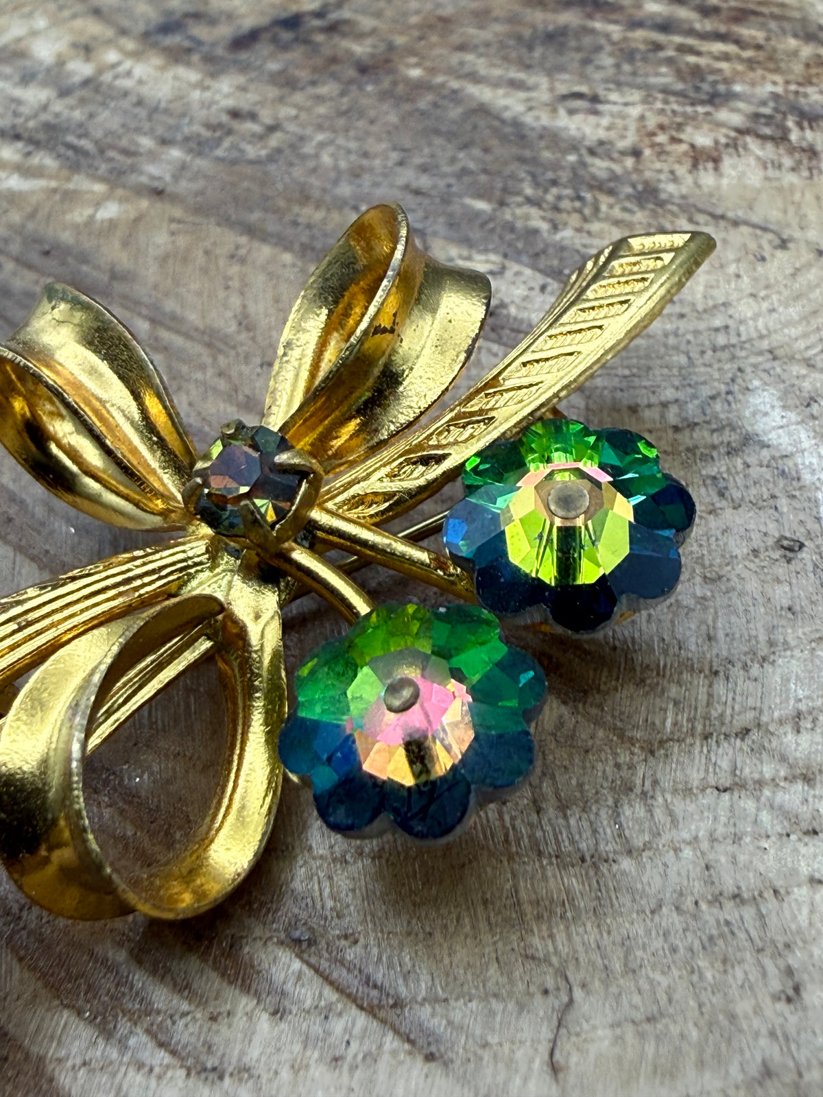 Vintage Gold Tone Bow Brooch with Rhinestone Flowers