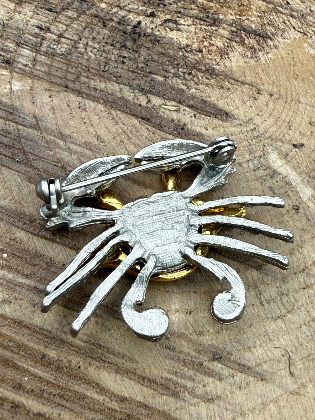 Charming Two-Tone Crab Brooch